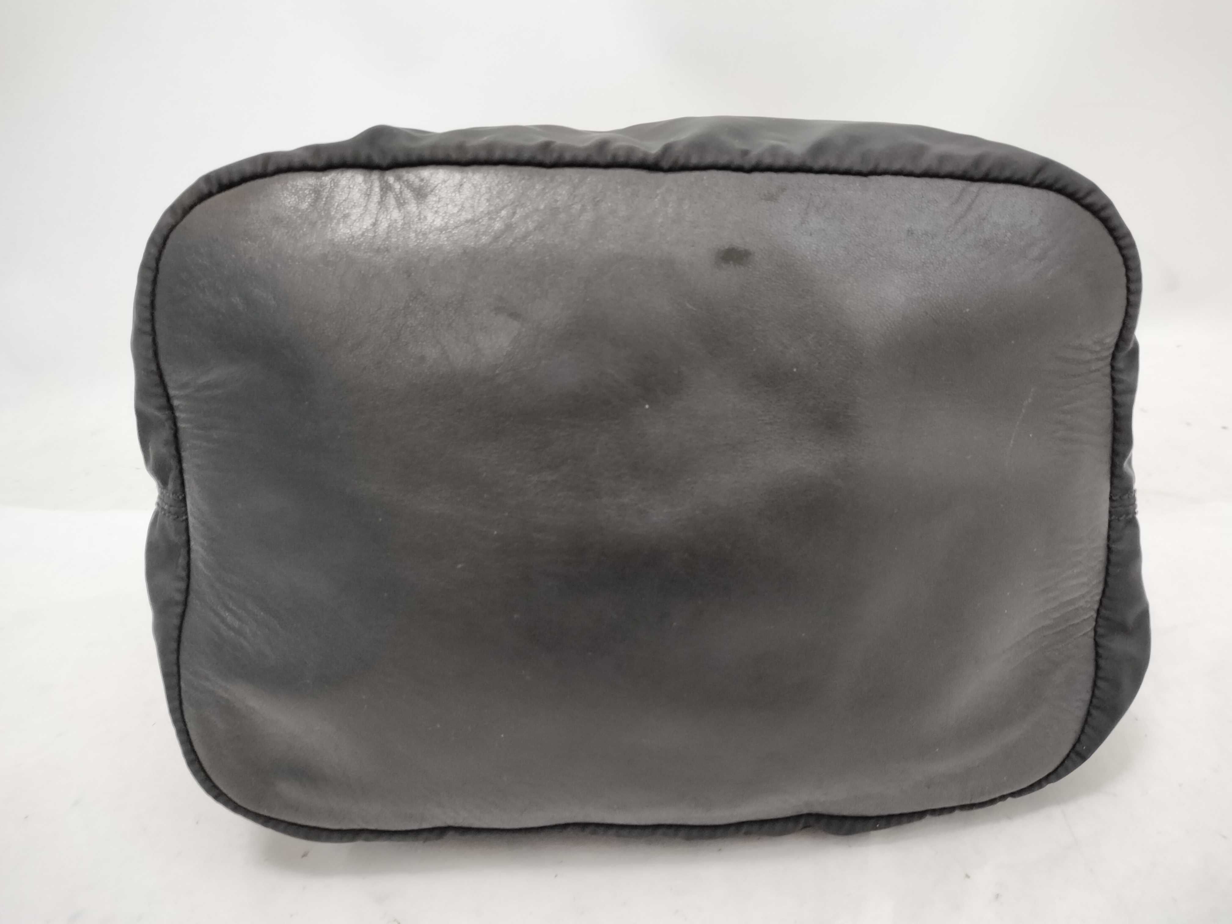 nylon handbag/shoulder bag with triangular logo. — view 7
