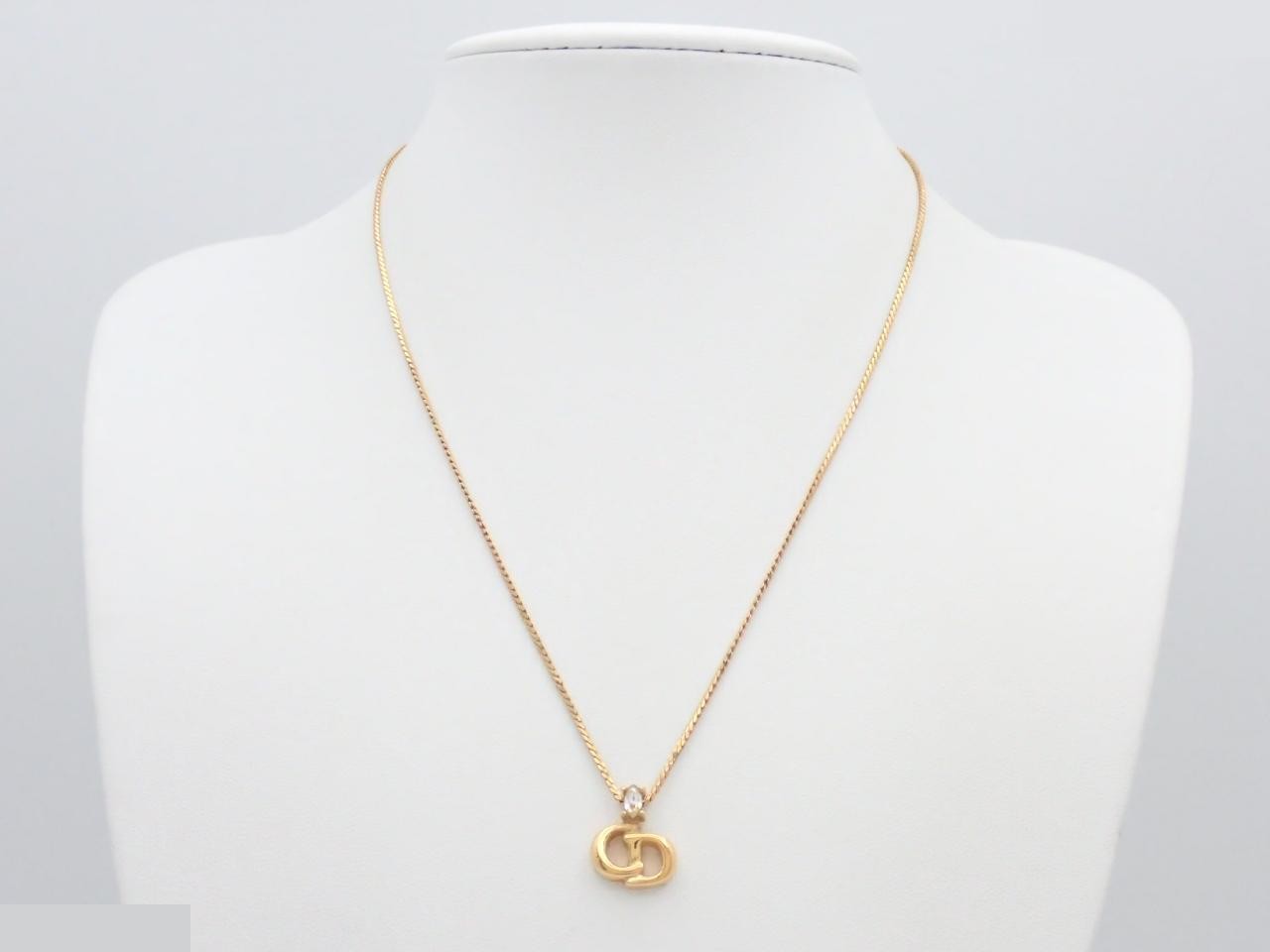 Other lines: Precious metals, necklaces, logo, stone, gold — view 3