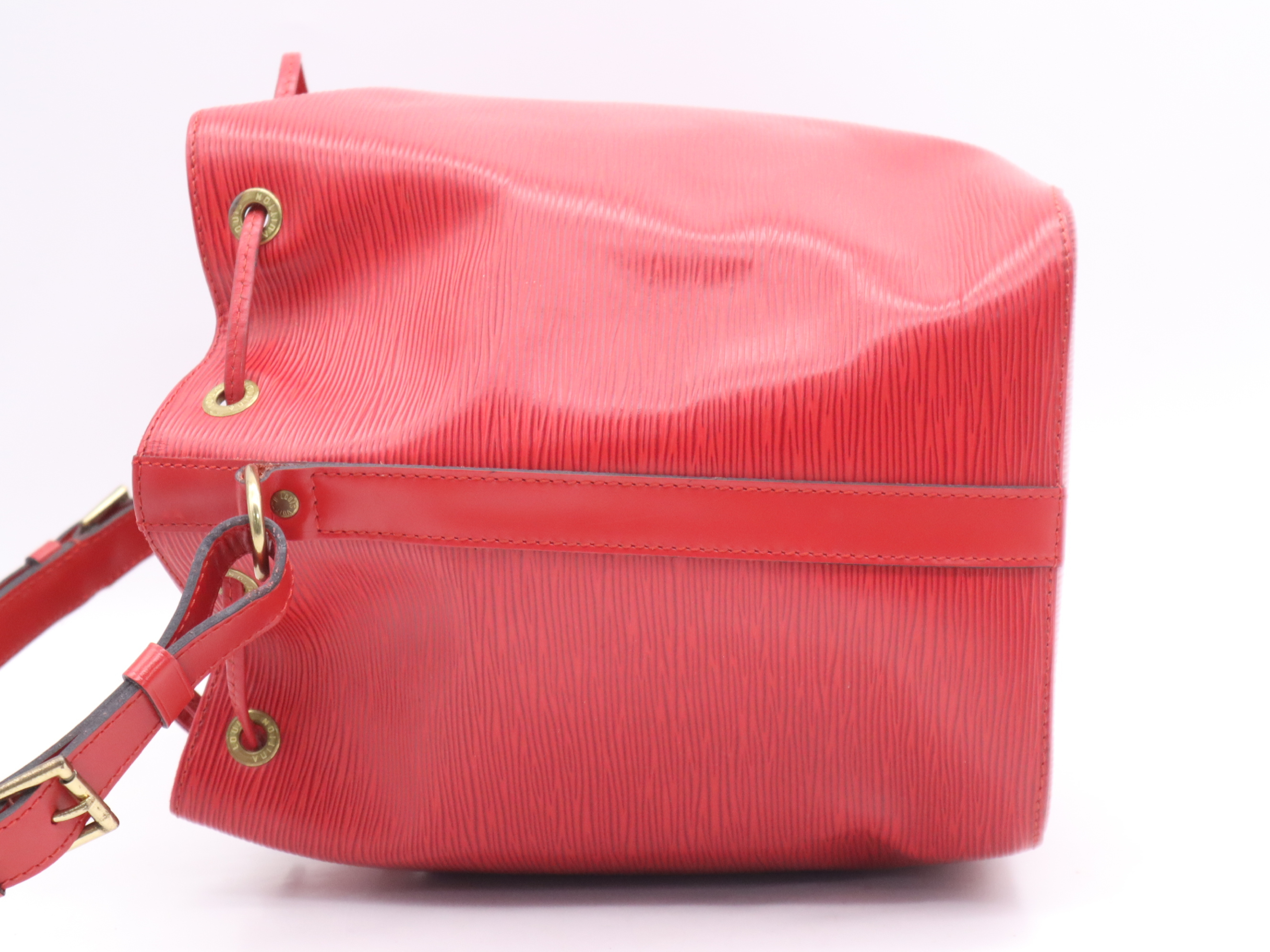 M44107 Epi Petit Noe Castilian Red Shoulder Bag — view 3