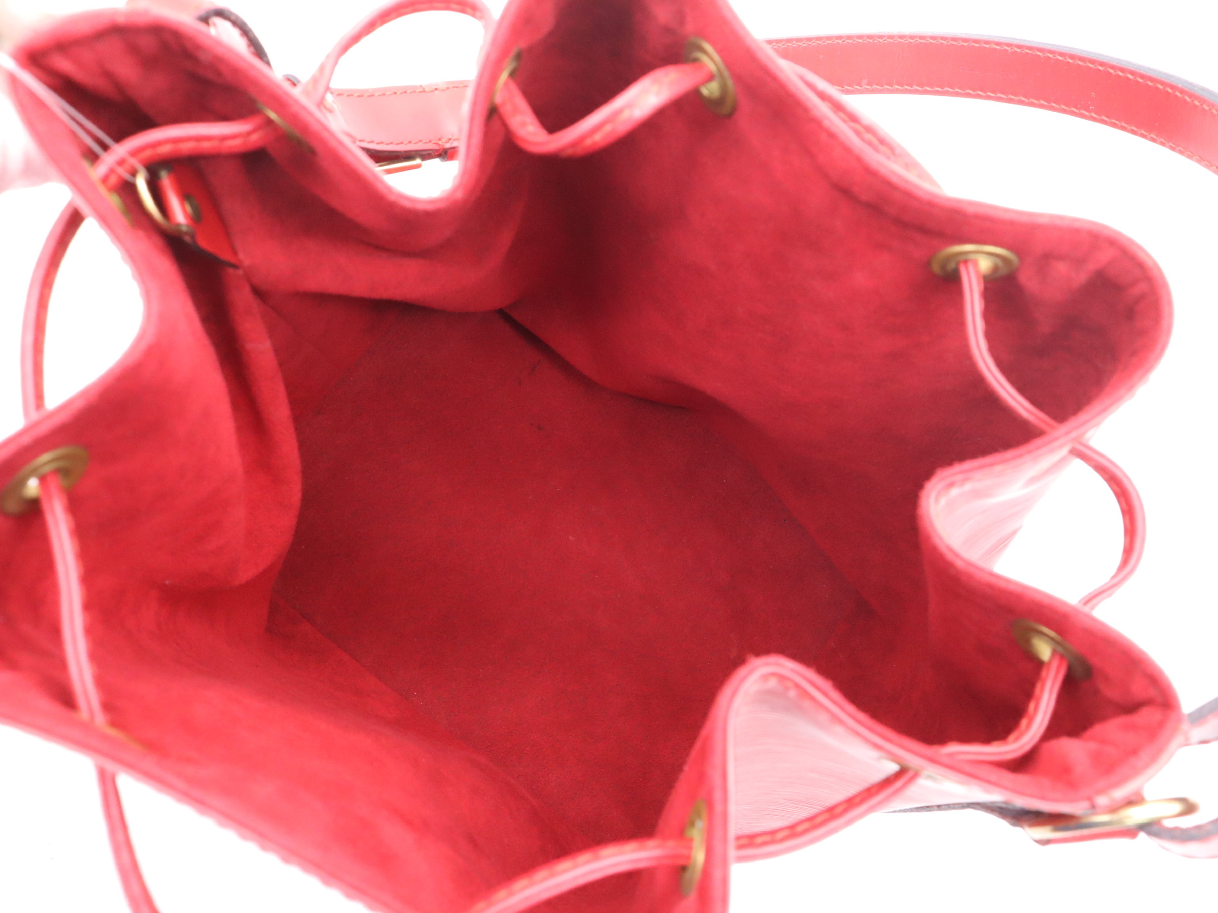 M44107 Epi Petit Noe Castilian Red Shoulder Bag — view 10