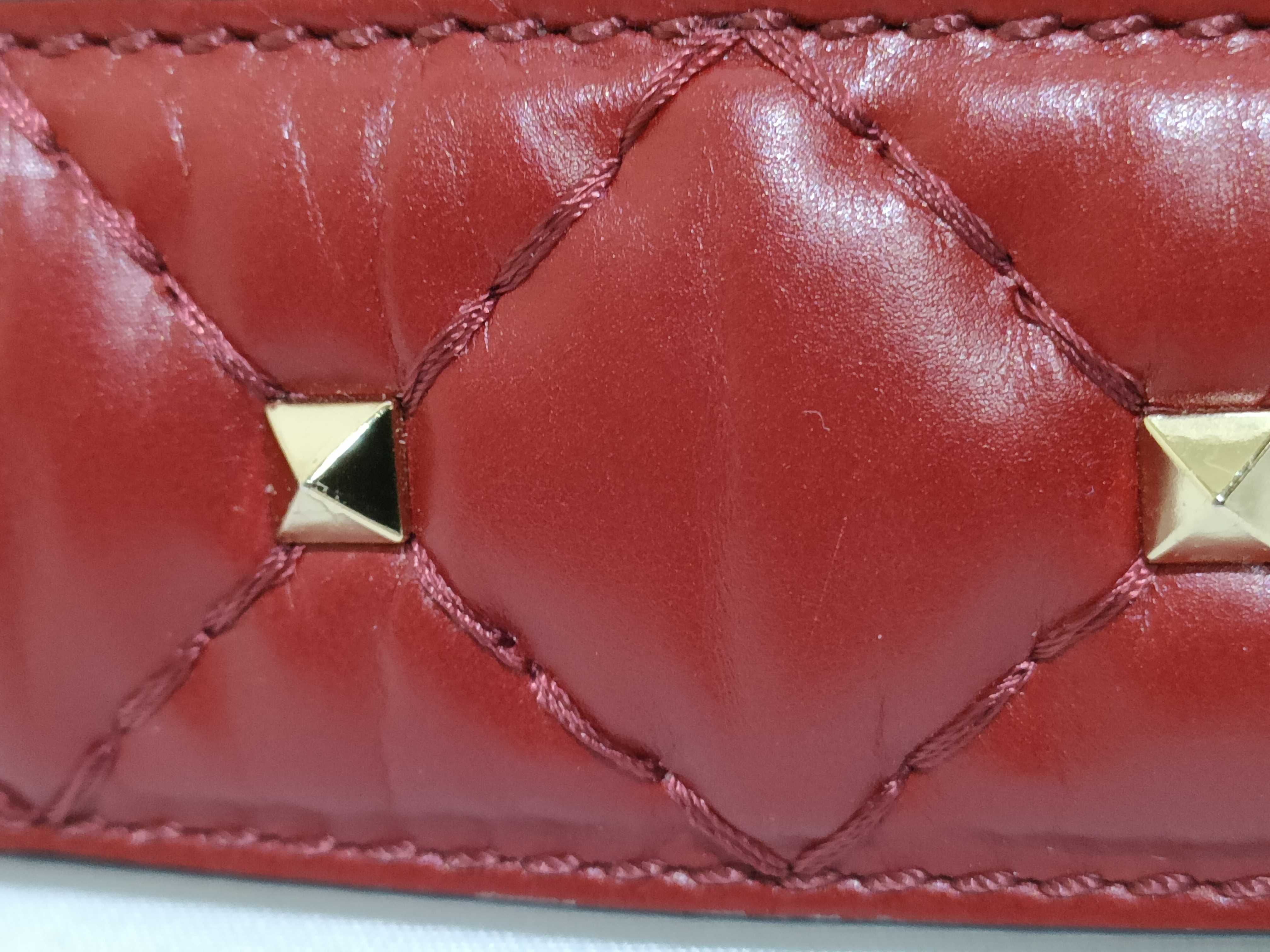 TR- Garavani Red Rockstud Top Handle Shoulder Bag — view 4