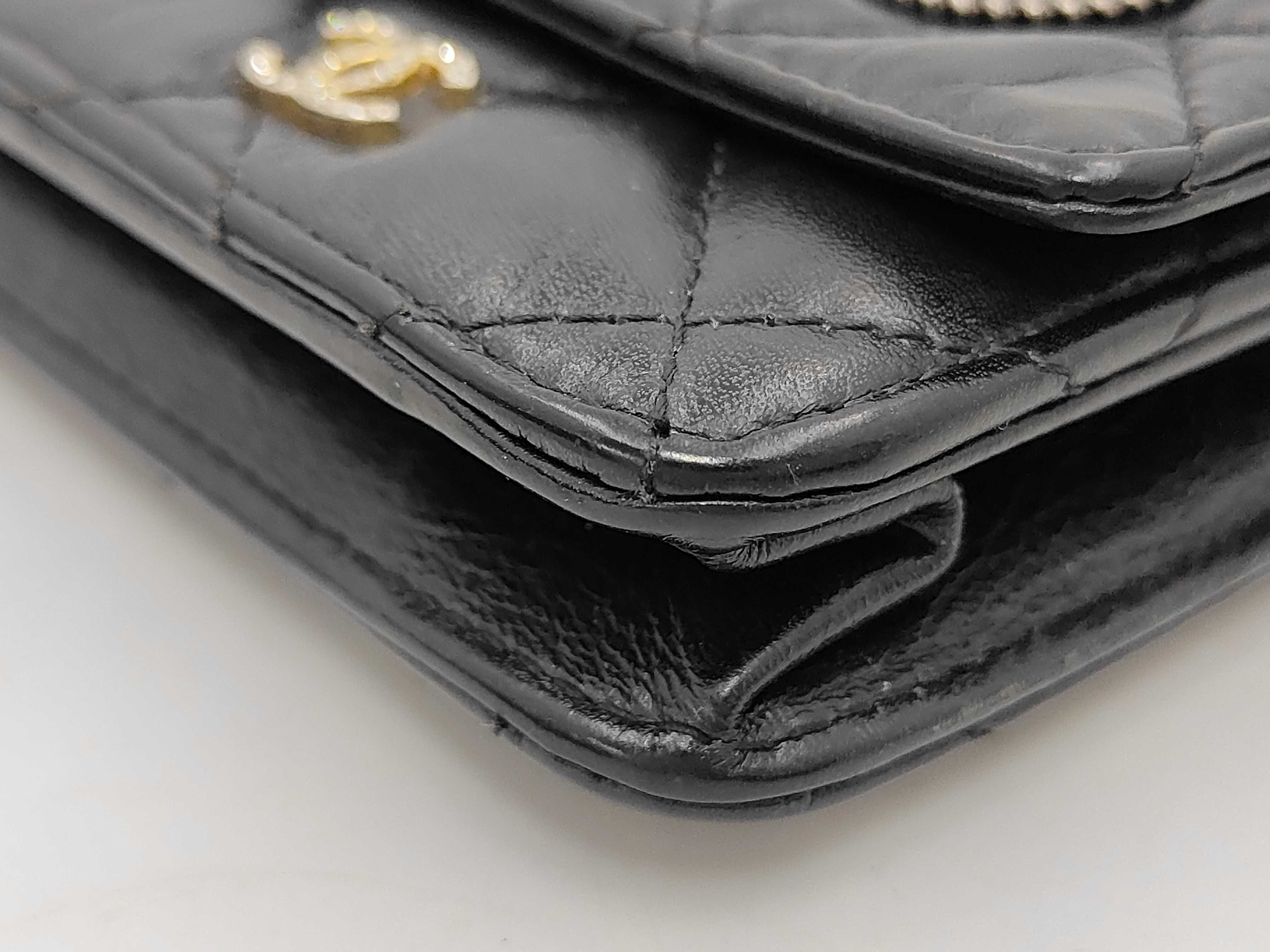2.55/Icon Charm, Serial Number 22, Vintage Gold Hardware Shoulder Bag — view 7