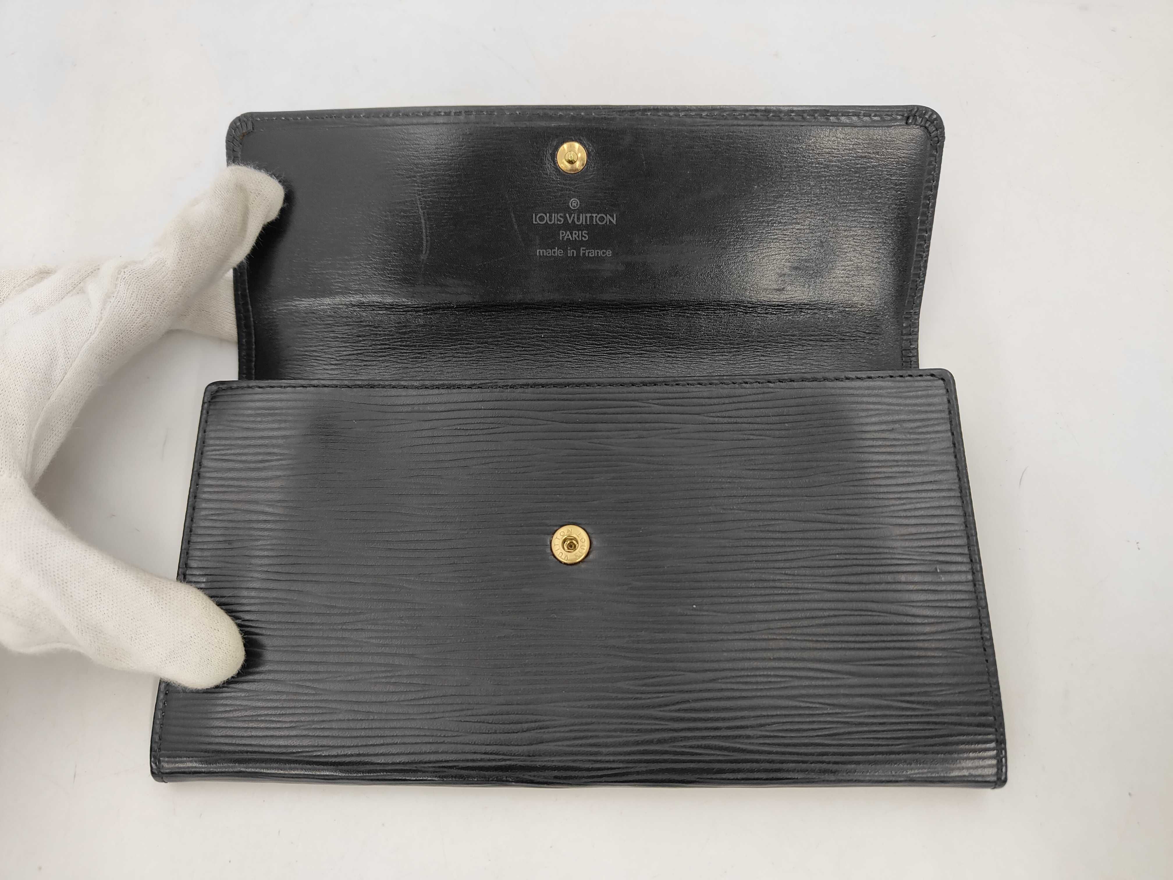 Epi Leather Wallet, Portemonnaie Credit Noir M63952 — view 8