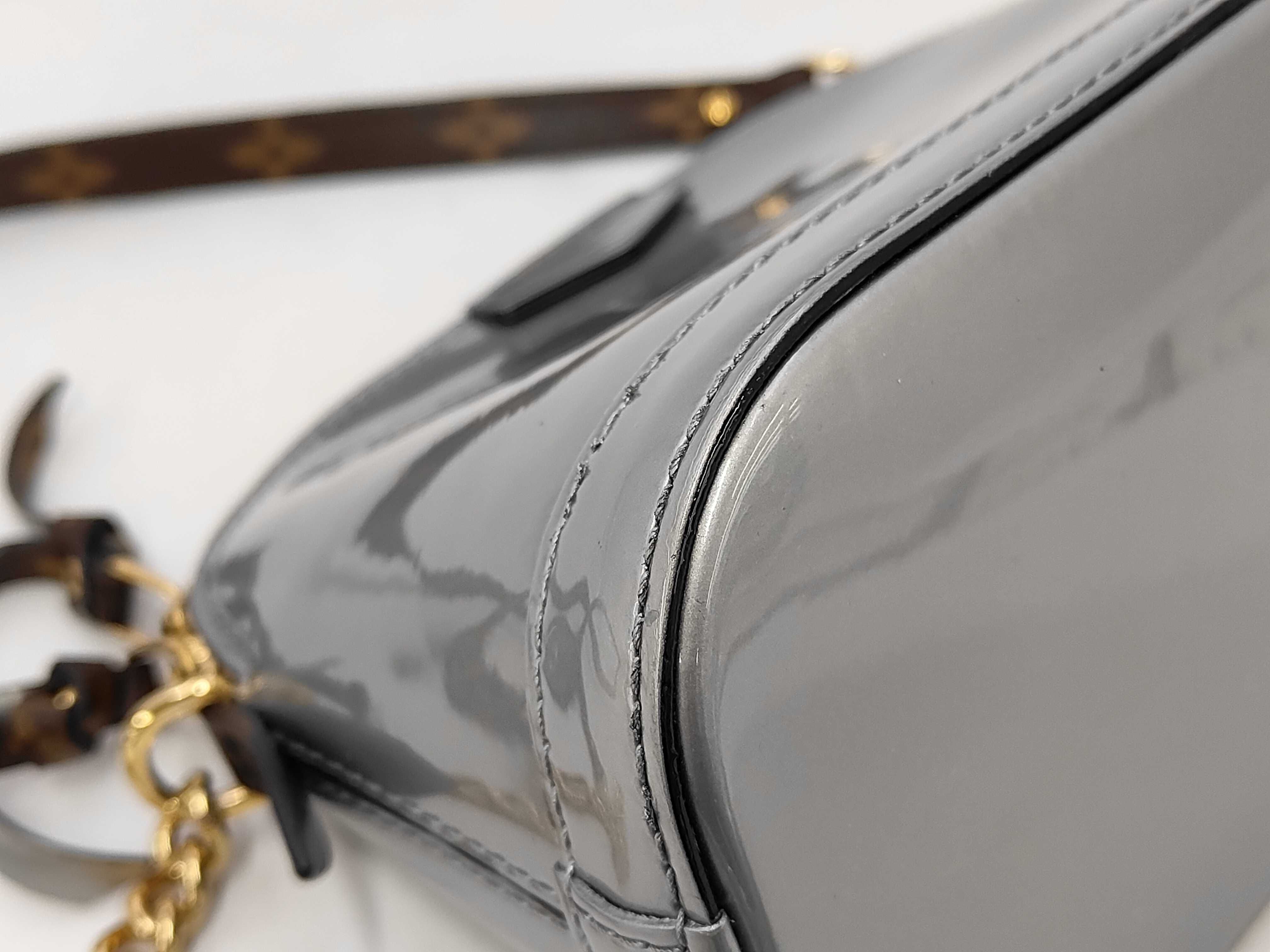 LV Bag Alma Mini Shoulder Bag — view 6