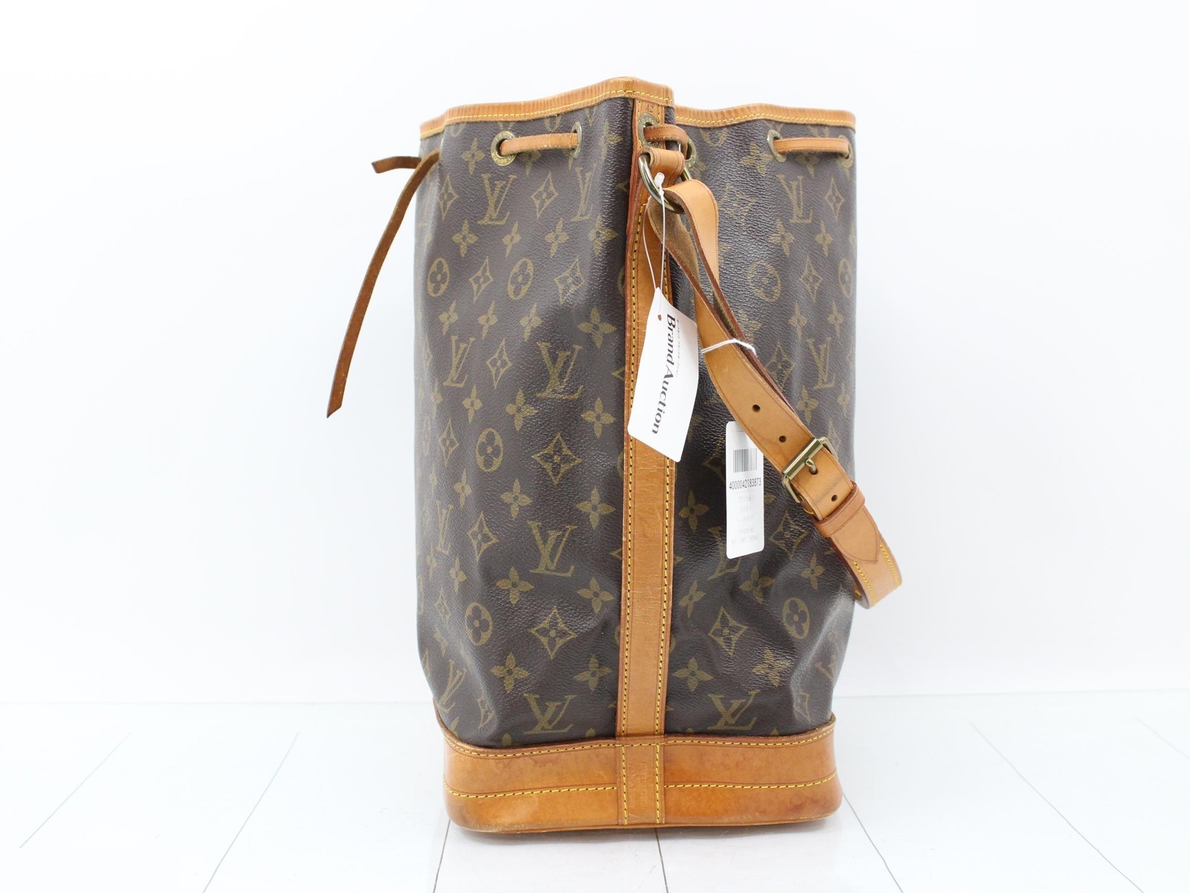monogram shoulder bag — view 3