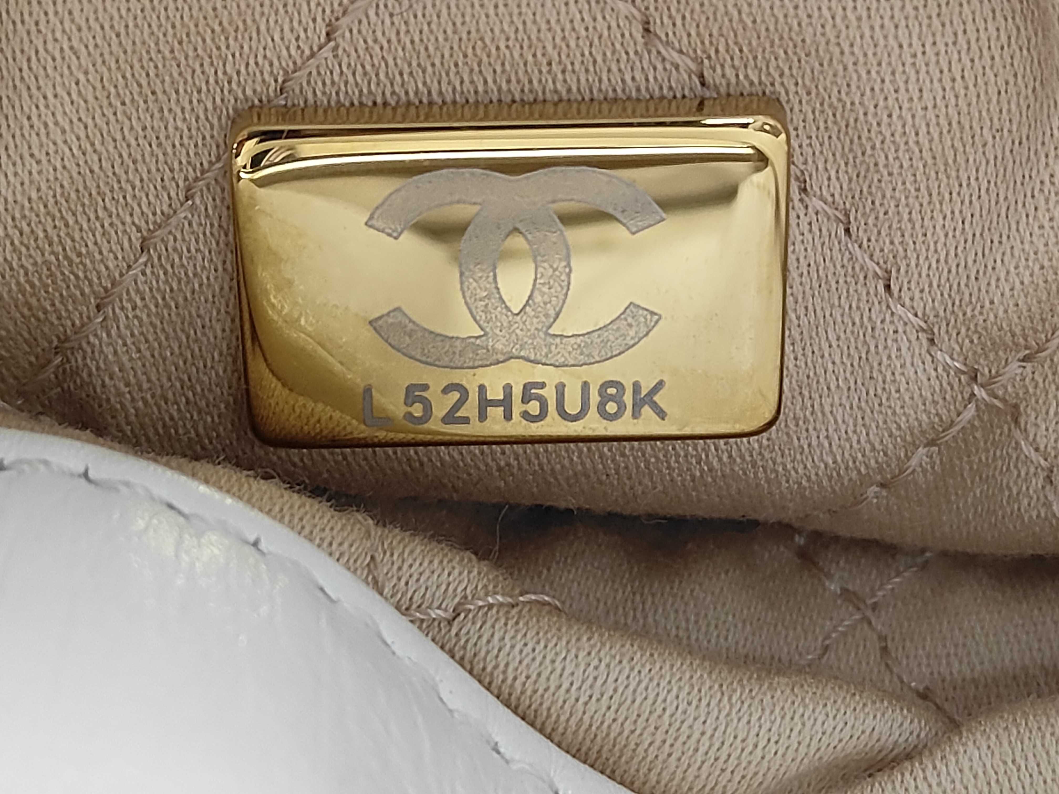 CHANEL22 Backpack Small White Shiny Calfskin Random AS3859 Bag — view 9