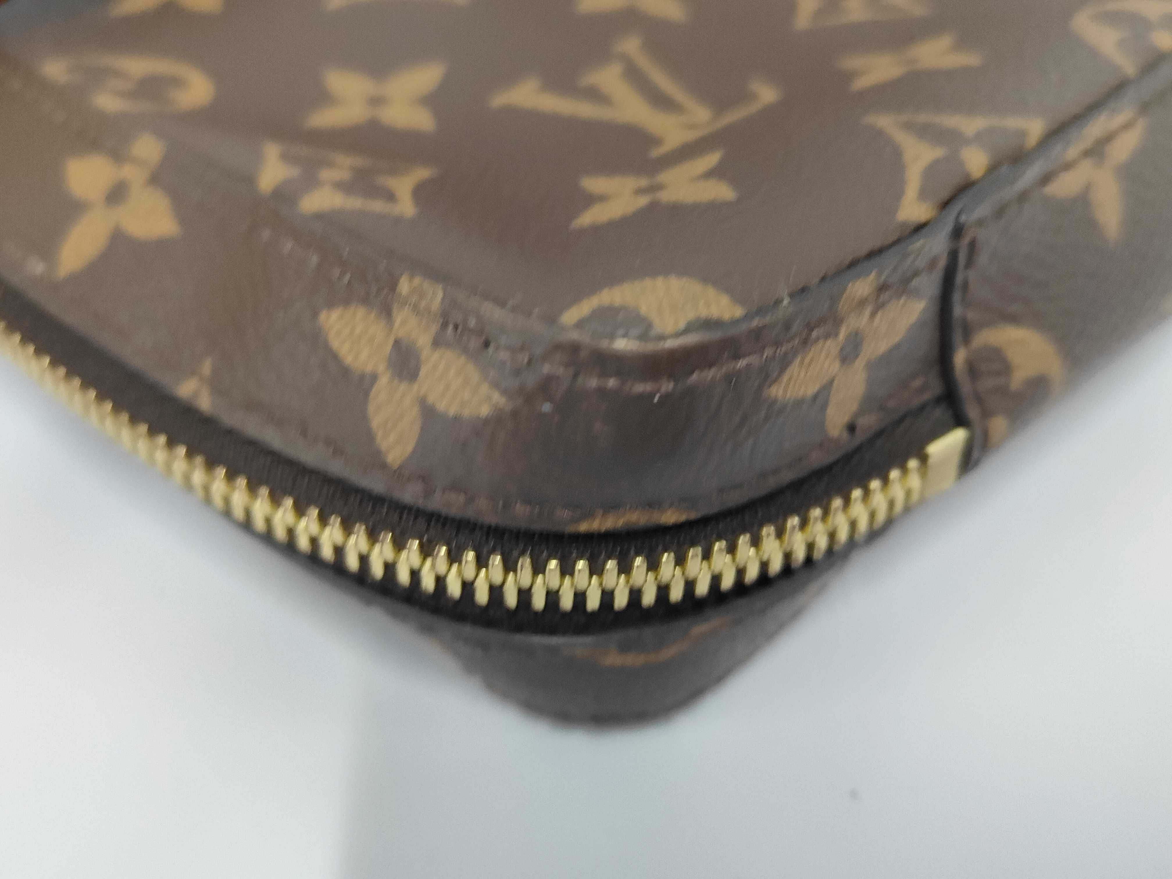 Monogram Legacy Soft Trunk Messenger MM Monogram M44754 BA3149 Shoulder Bag — view 3