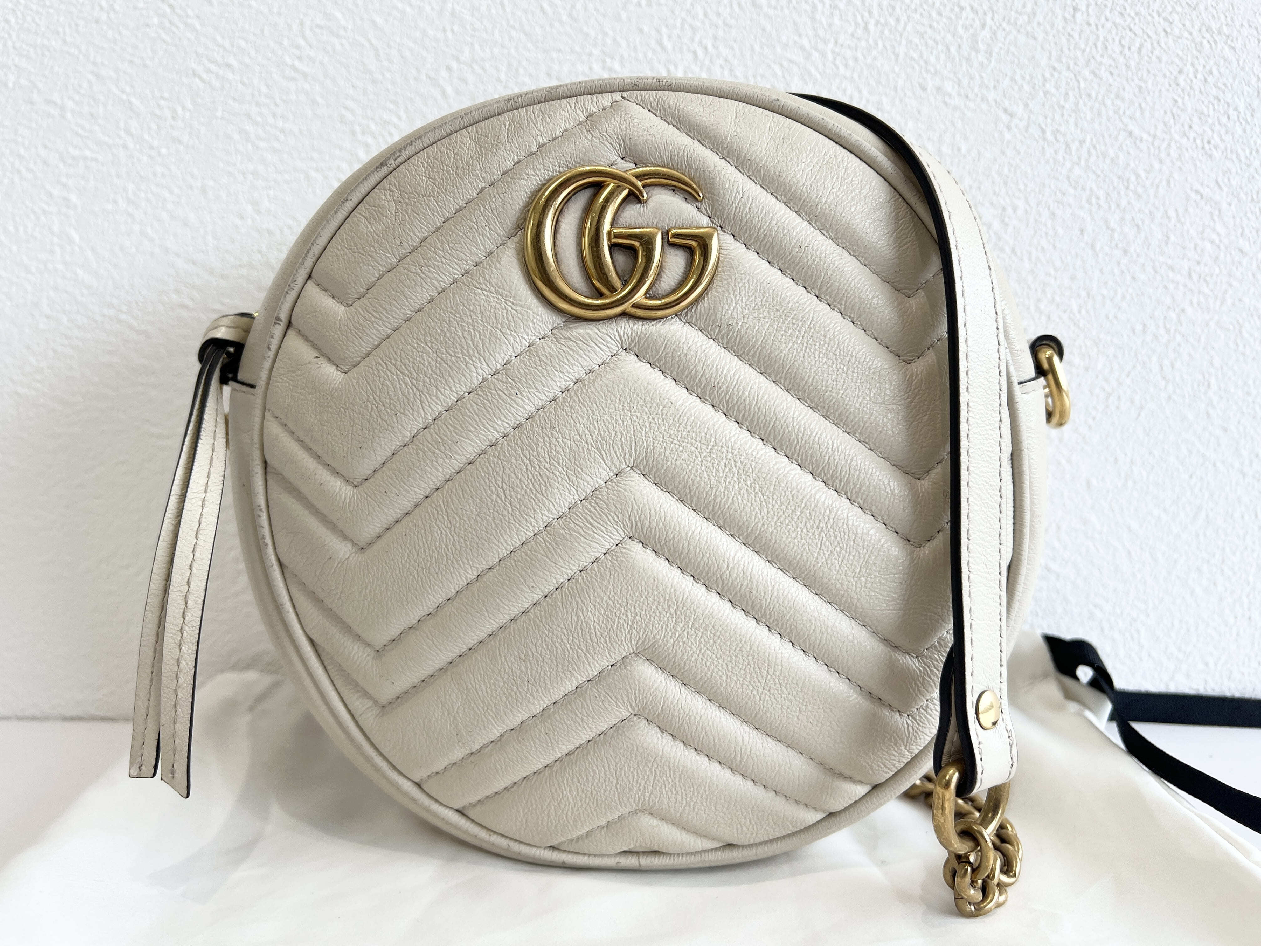 Marmont Quilted GG Logo Leather Round Chain Shoulder Bag