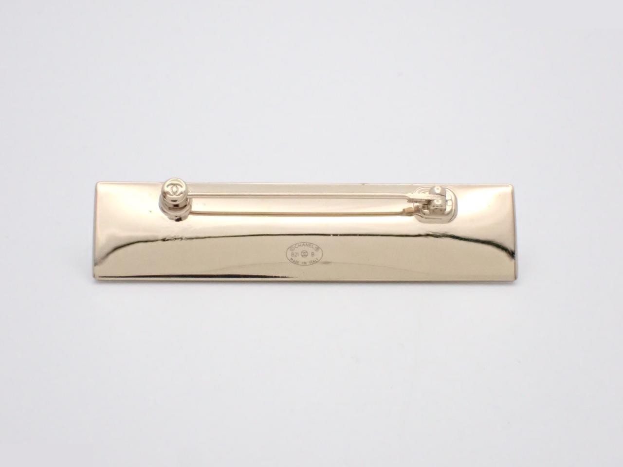 brooch B21B — view 2