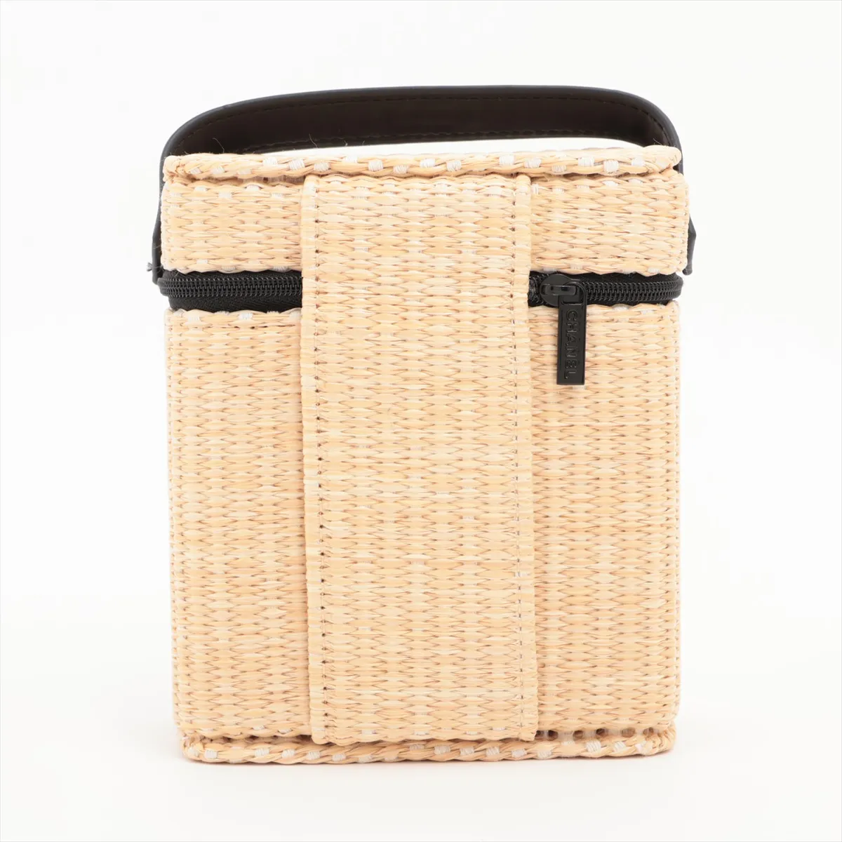 Les Beiges Panier des Essentiels Rattan Pouch Beige with Black Hardware — view 2