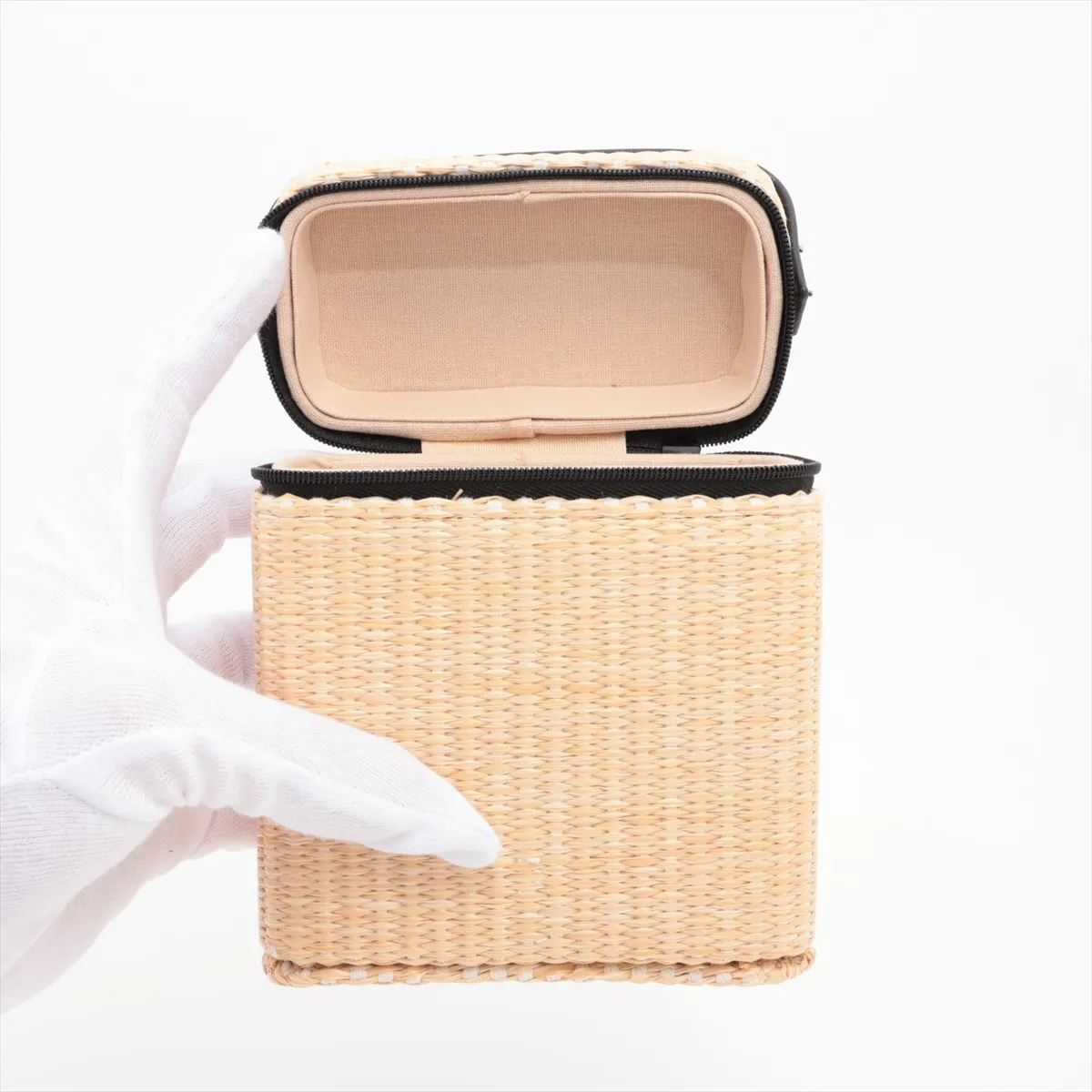 Les Beiges Panier des Essentiels Rattan Pouch Beige with Black Hardware — view 3
