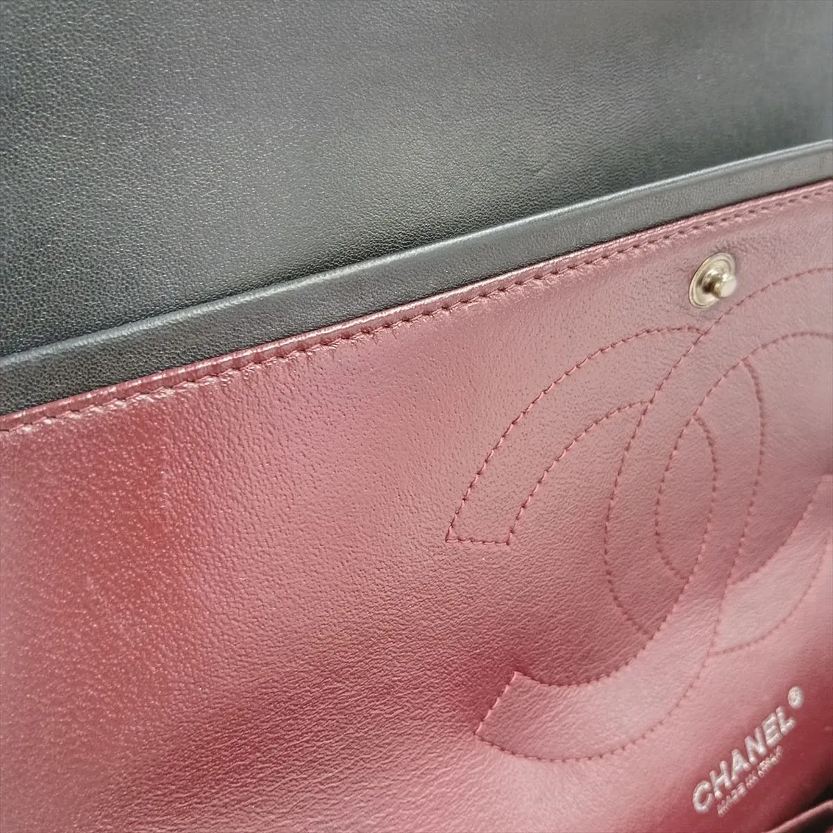 [Individually packaged] Chanel Large Matelassé 30 Lambskin Double Flap Double Chain Bag, Black with Silver Hardware, 15638549, Serial Number 15-series, A58600 — view 15