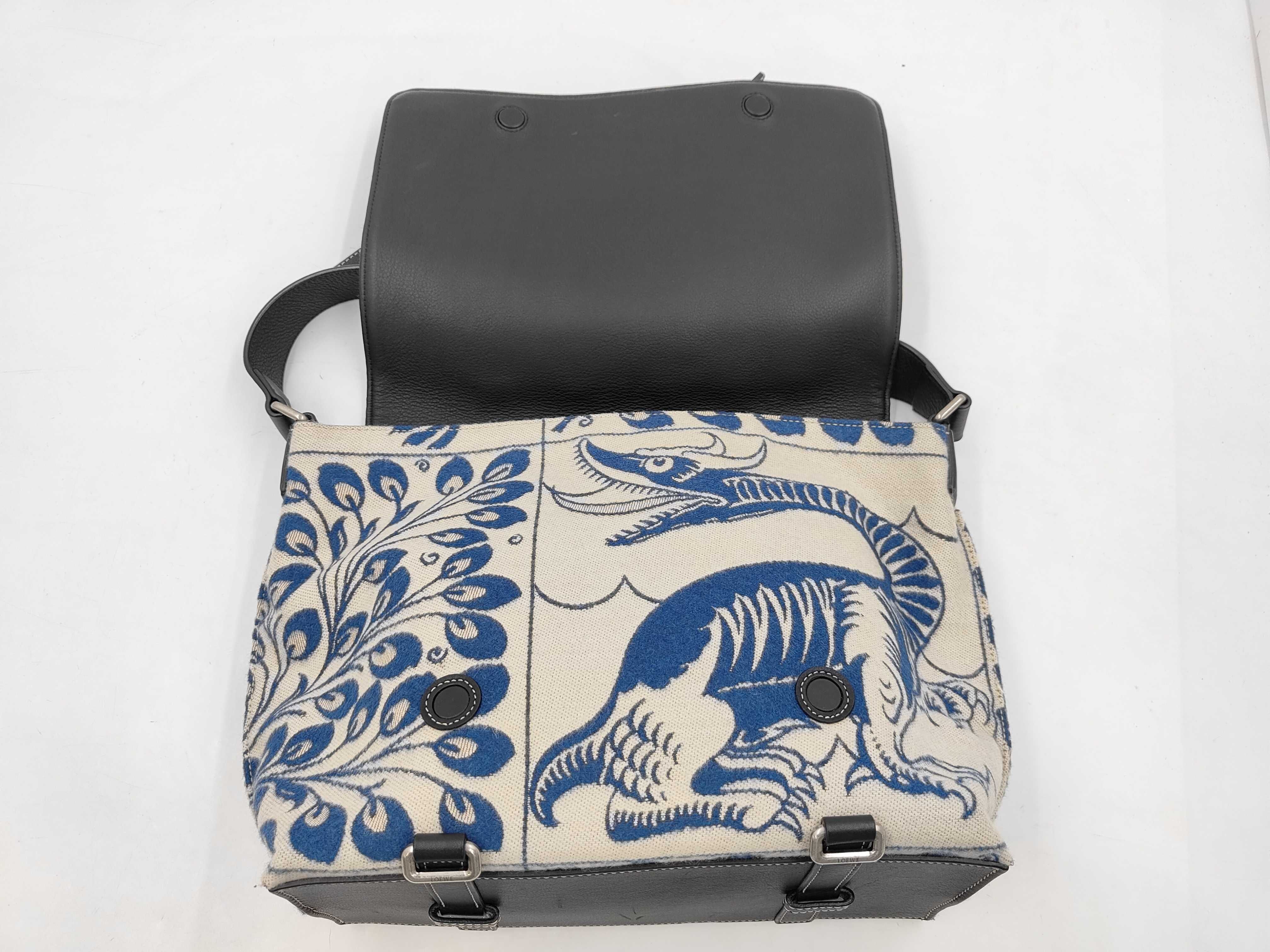 William DeMorgan Cotton Messenger Bag, Blue x White, Shoulder Bag — view 8
