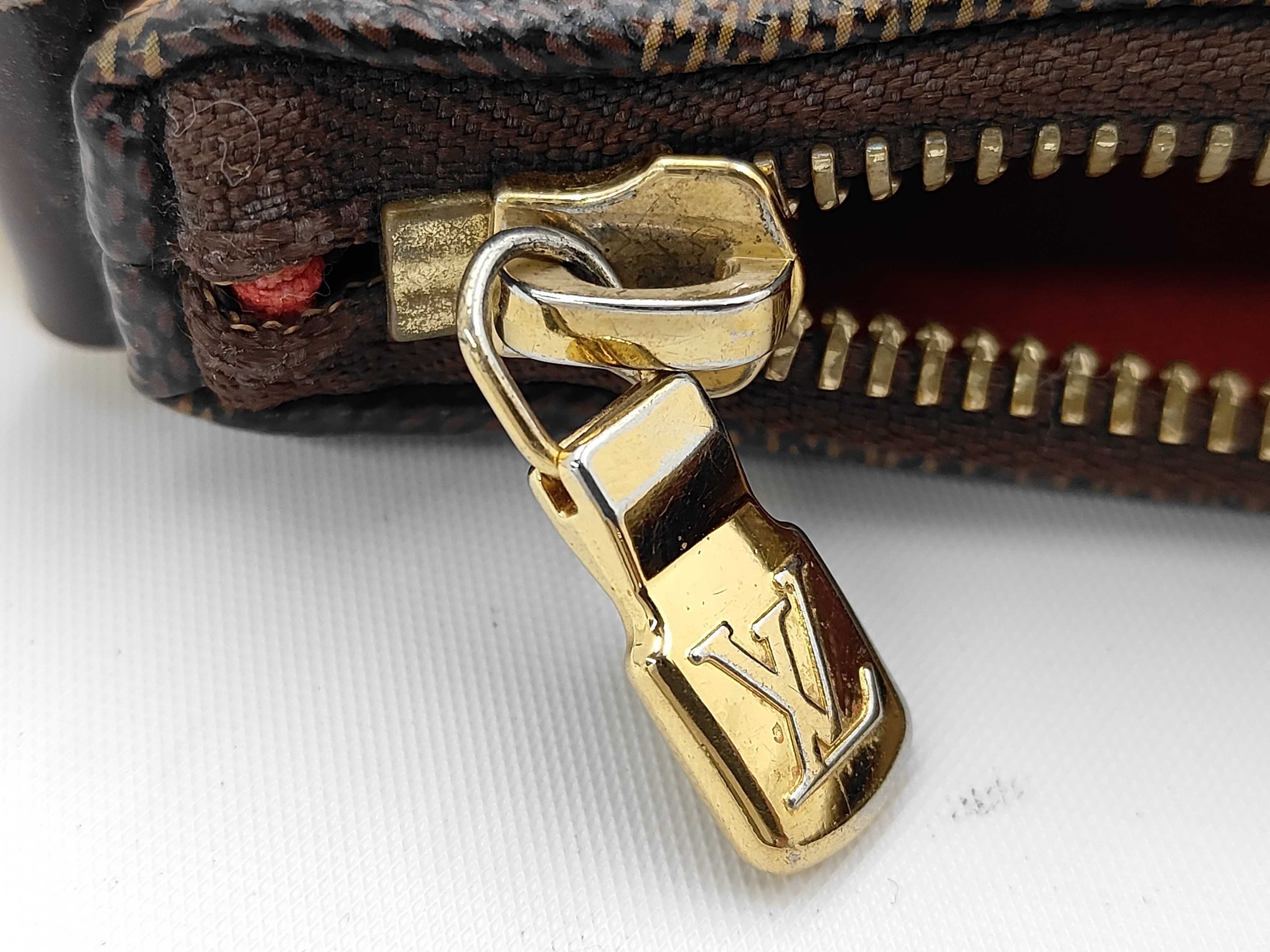 Damier Bloomsbury PM Shoulder Bag — view 12
