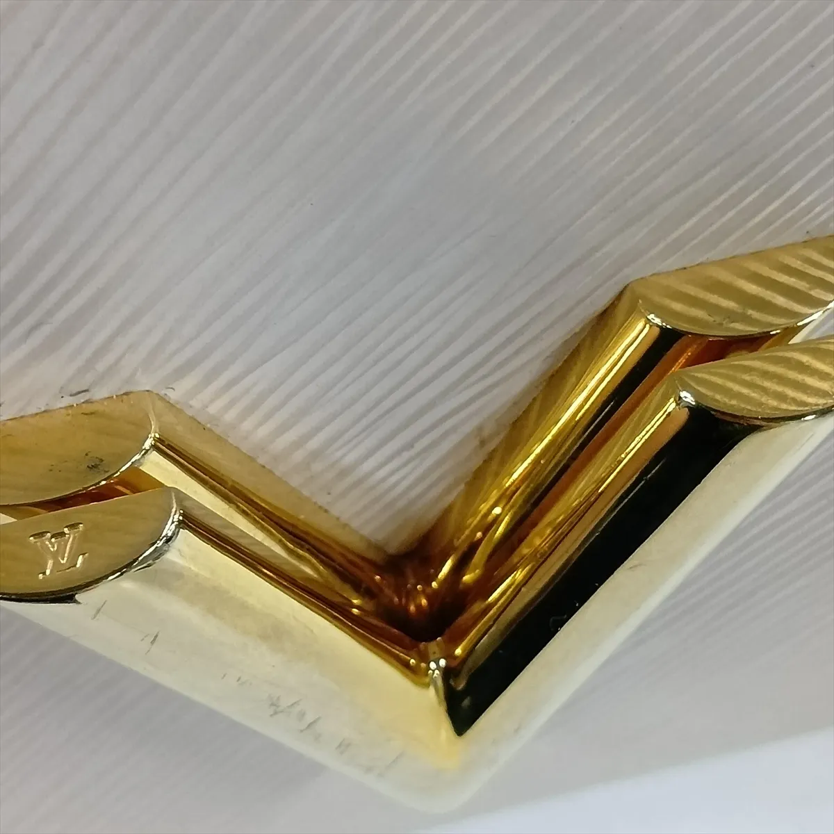 Epi Twist MM - Beige, RFID responsive, with mirror. — view 15