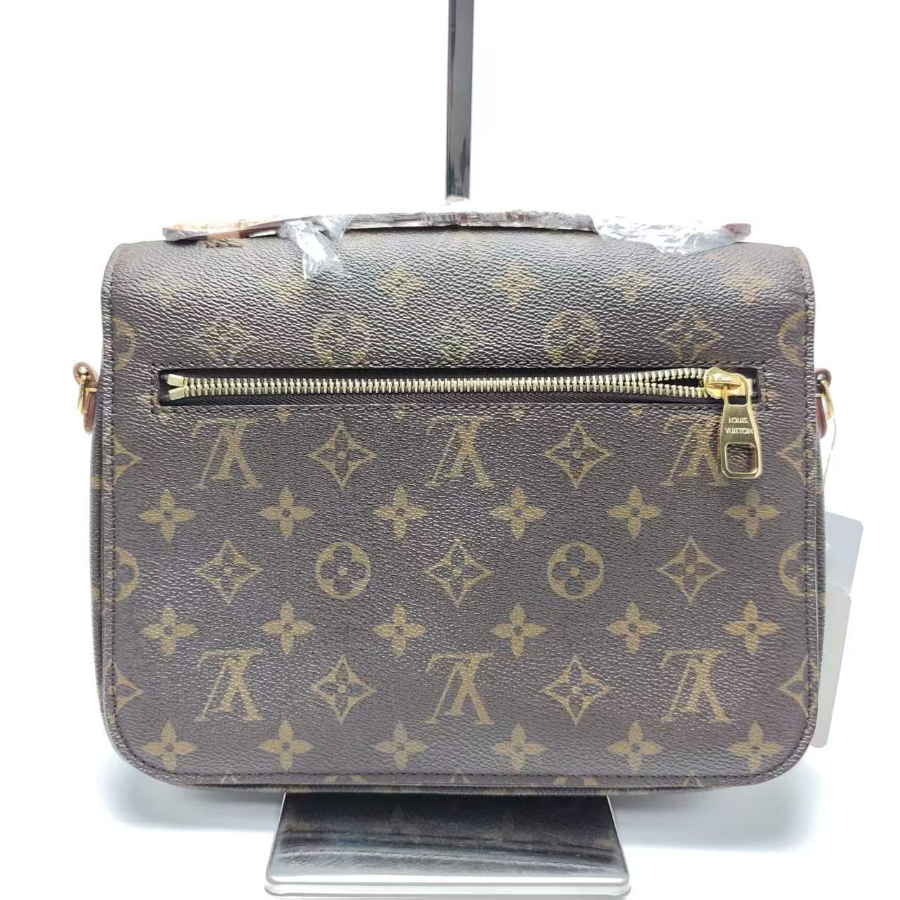 【*Shipped from: China*】LOUIS VUITTON PU Shoulder Bag — view 3