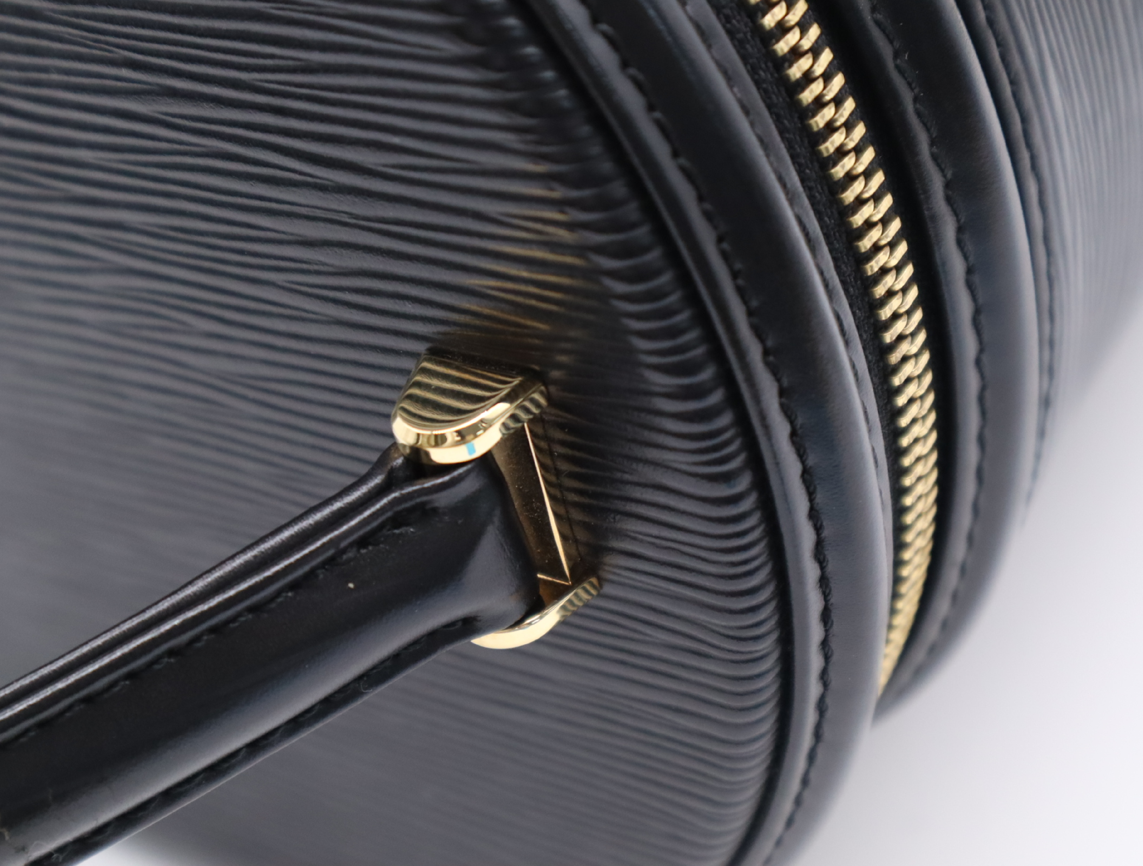 M48032 Epi Cannes Noir Handbag — view 9