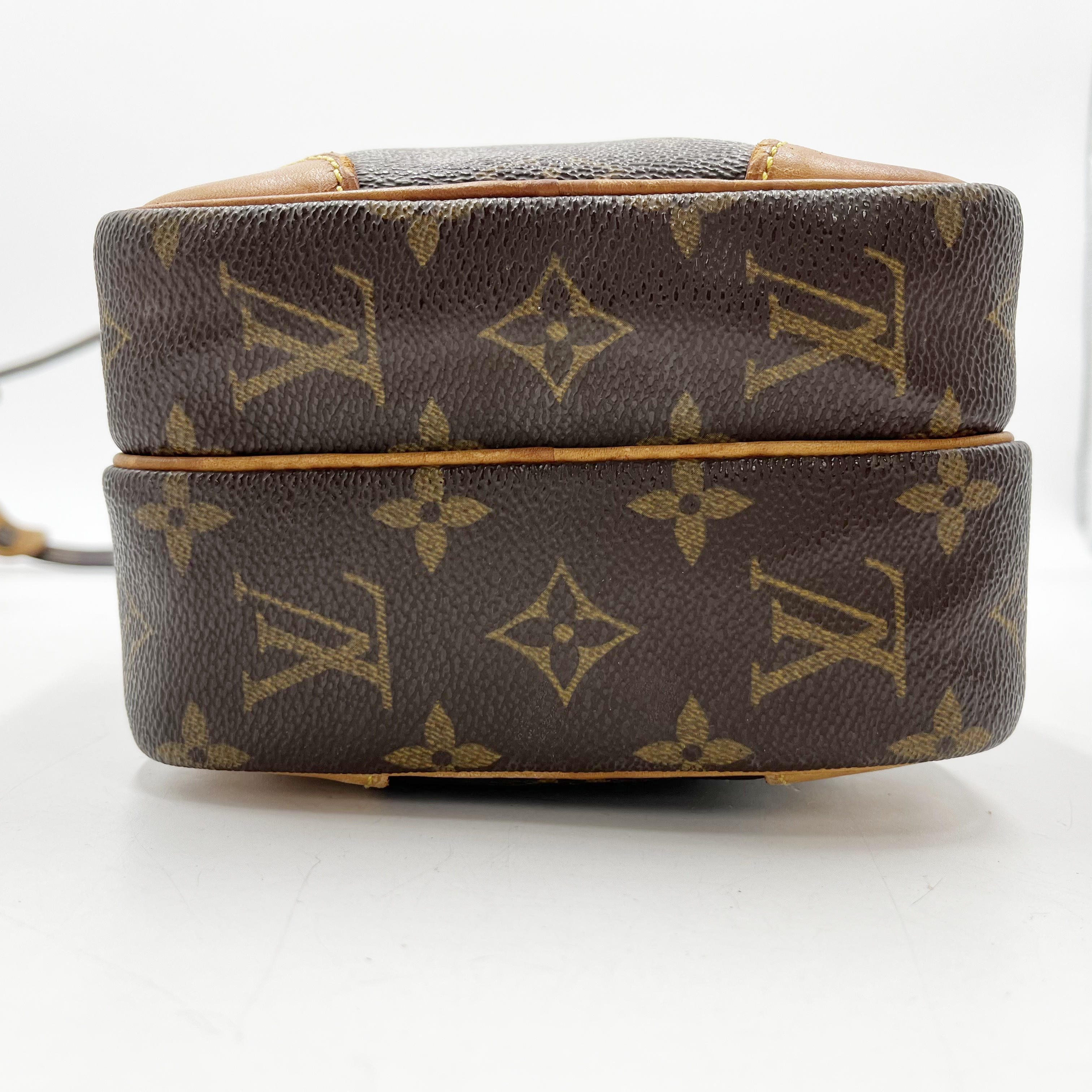 Monogram Amazon M45236 TH0052 Shoulder Bag — view 3