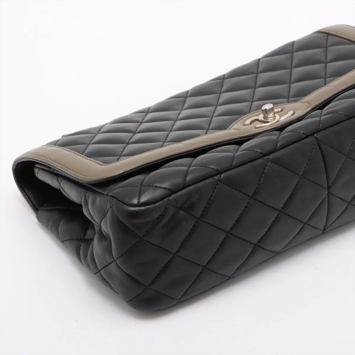 Matelasse Lambskin Single Flap Double Chain Bag Black x Khaki Gold Hardware 23409905 23rd Series — view 4