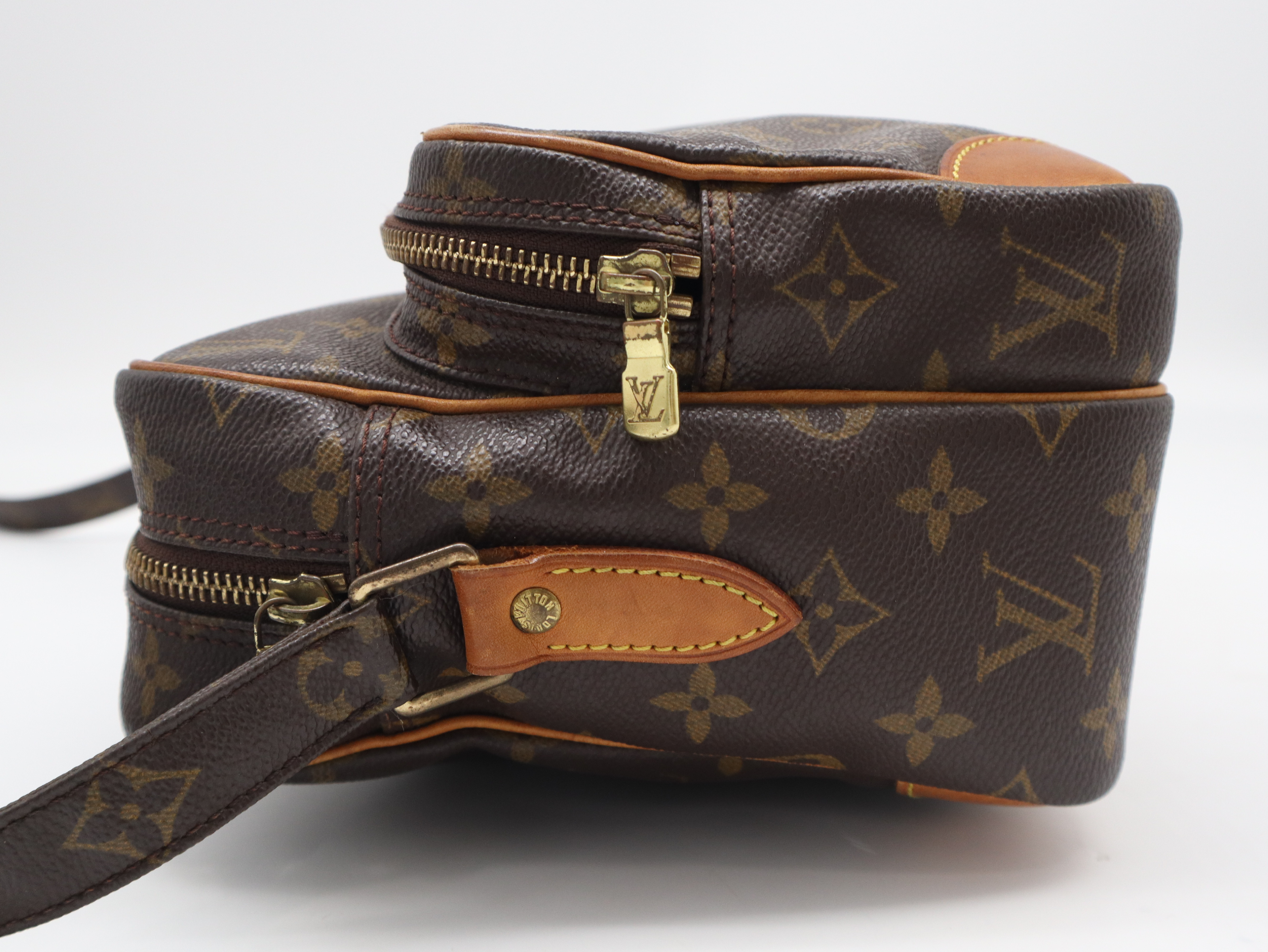 M45244 Monogram Nile Shoulder Bag — view 3