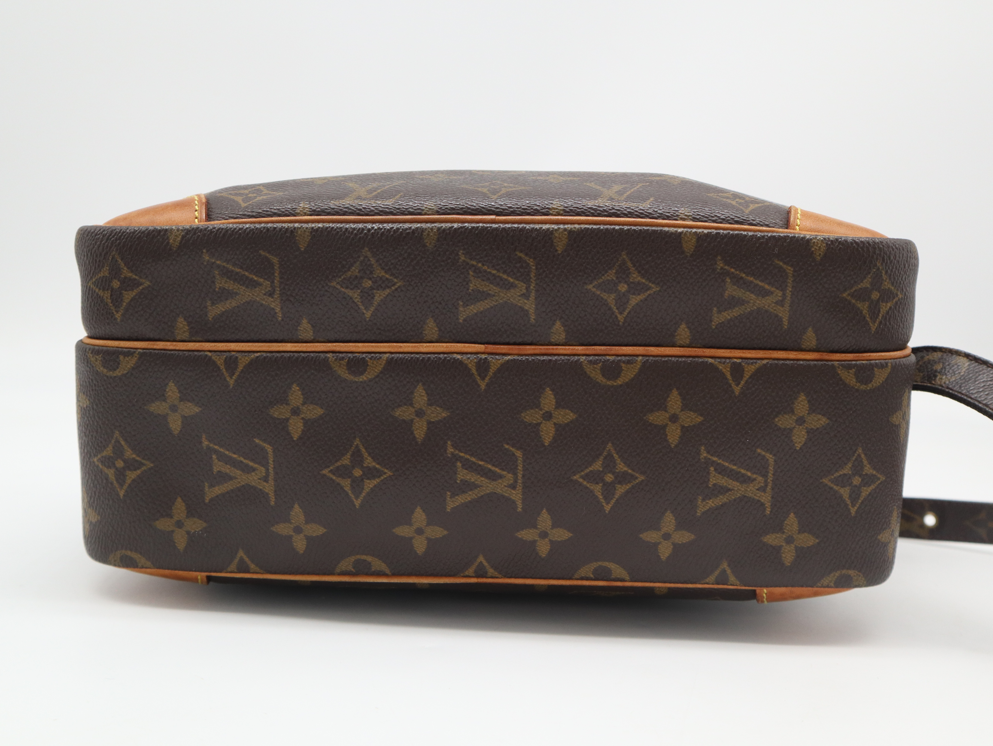 M45244 Monogram Nile Shoulder Bag — view 5