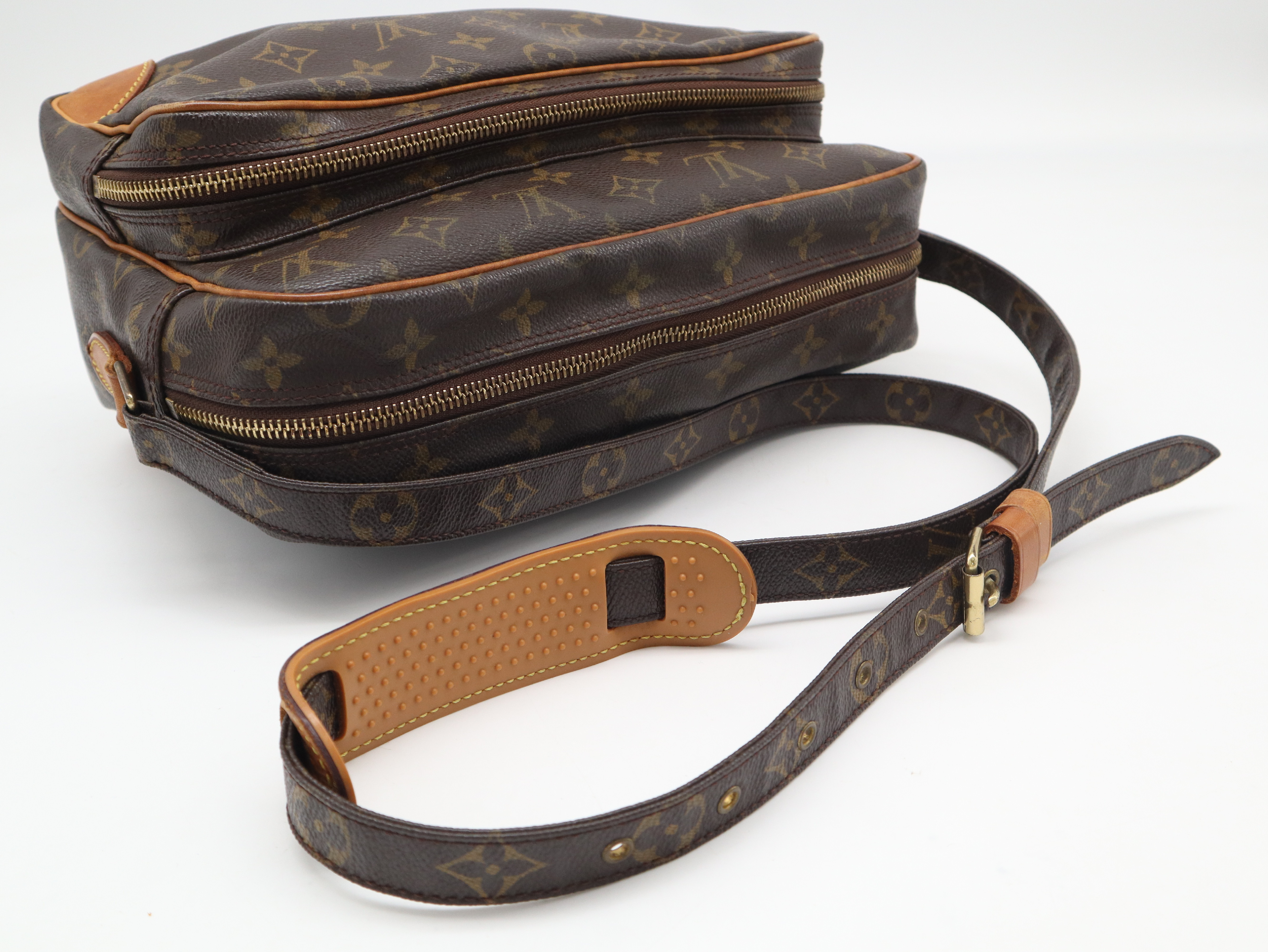 M45244 Monogram Nile Shoulder Bag — view 6