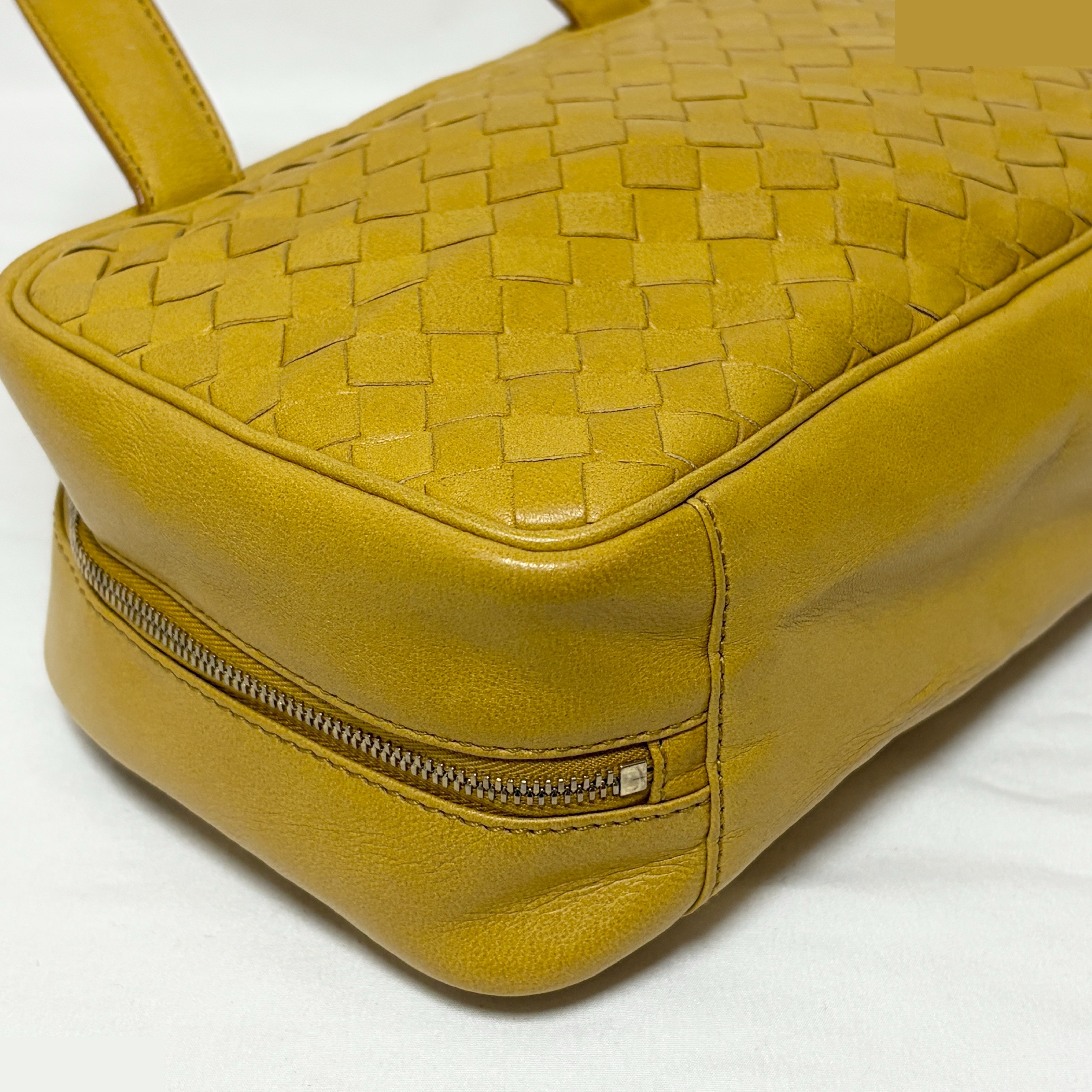Intrecciato Leather Handbag — view 9