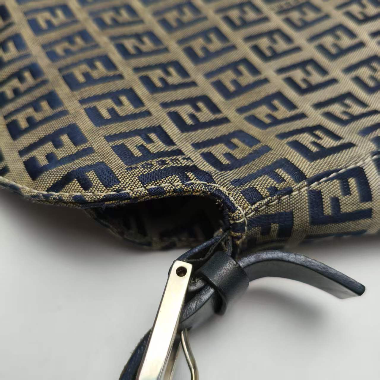 【*Shipped from: China*】FENDI Baguette Canvas Handbag — view 12