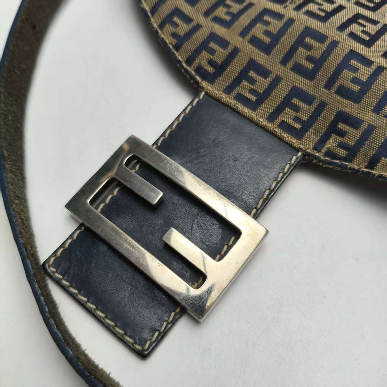 【*Shipped from: China*】FENDI Baguette Canvas Handbag — view 13