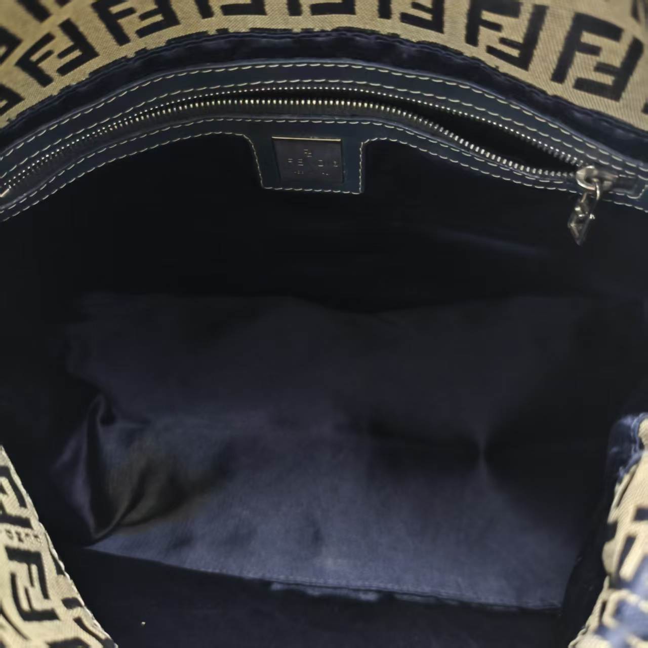 【*Shipped from: China*】FENDI Baguette Canvas Handbag — view 8