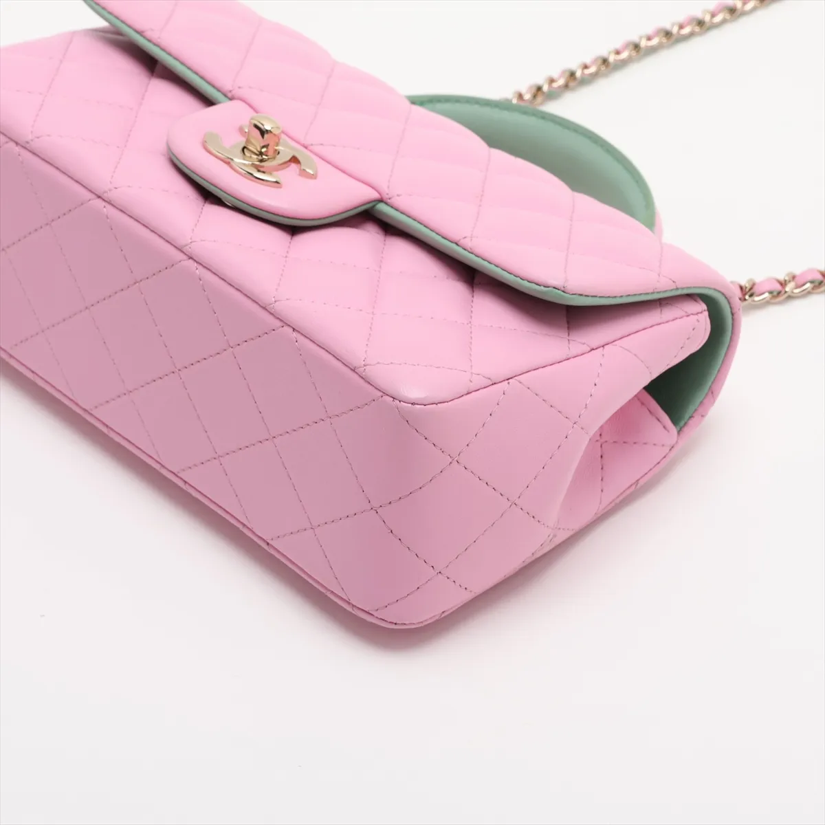 [Individually packaged] Chanel Matelassé Lambskin 2-Way Shoulder Bag, Pink with Gold Hardware, T19PJU8K, Random Plate, AS2431 — view 3