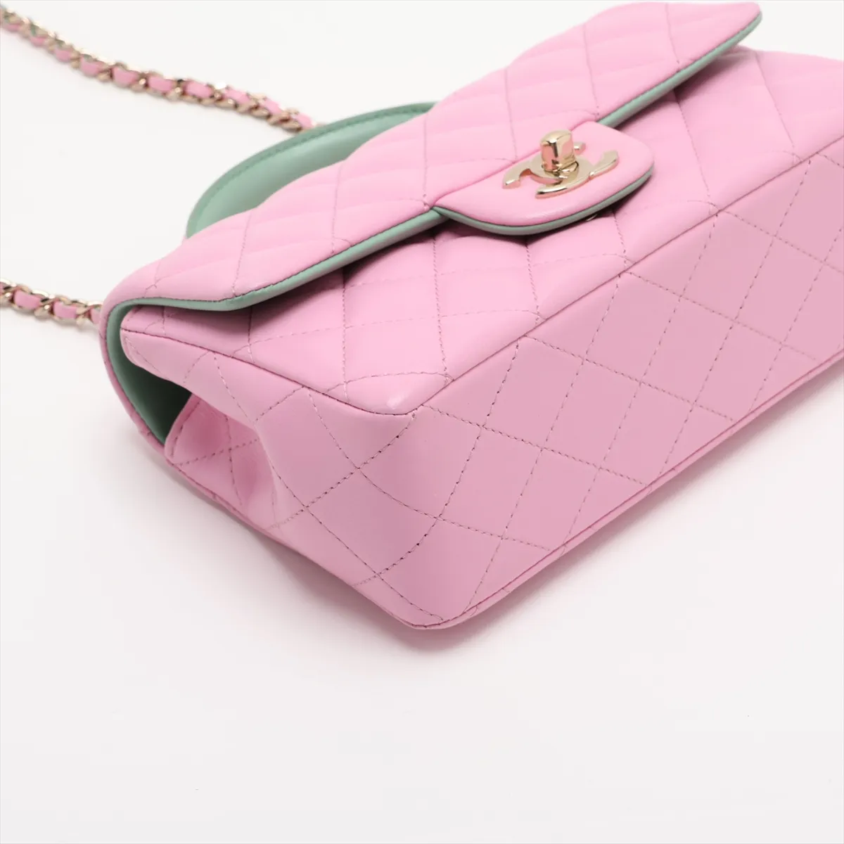 [Individually packaged] Chanel Matelassé Lambskin 2-Way Shoulder Bag, Pink with Gold Hardware, T19PJU8K, Random Plate, AS2431 — view 4