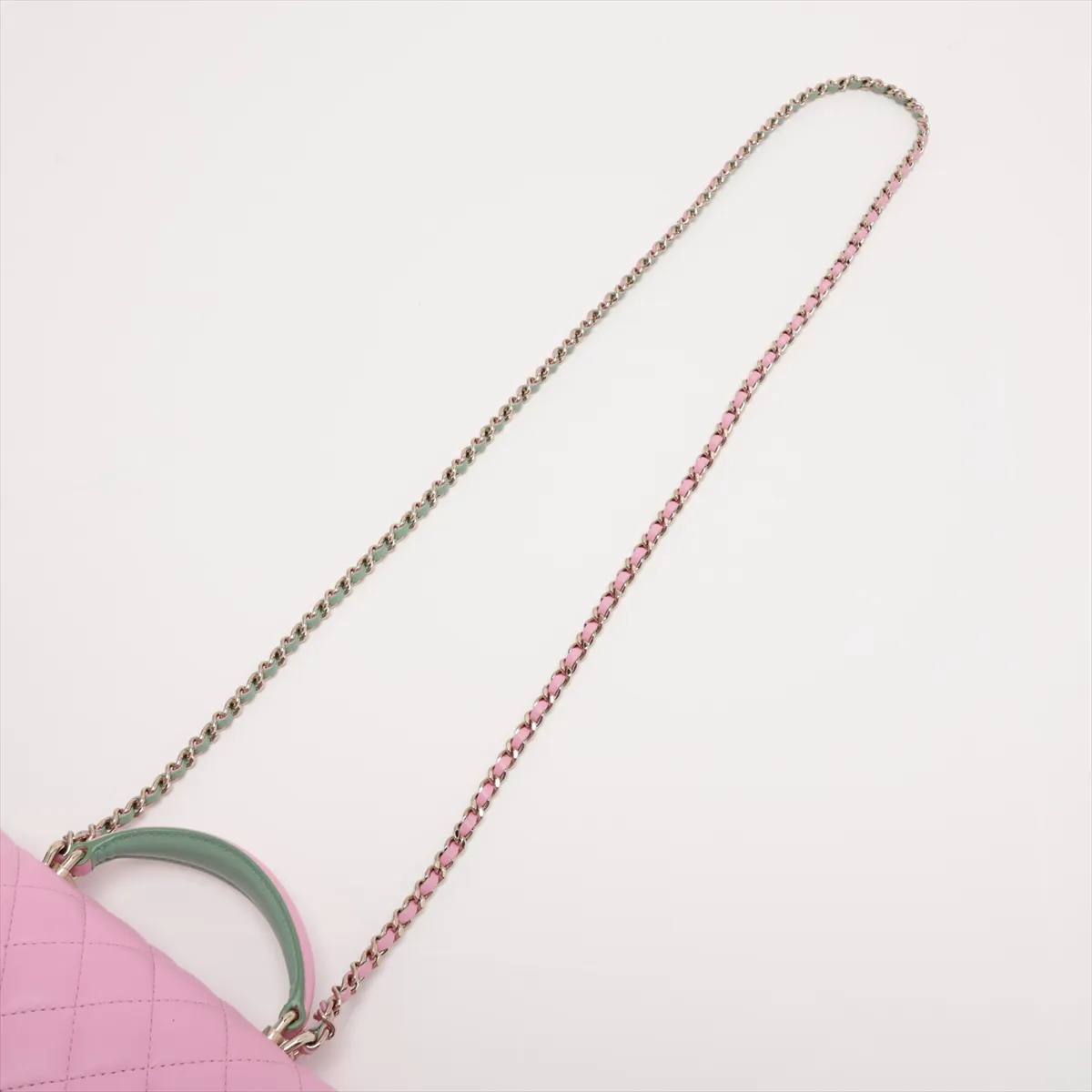 [Individually packaged] Chanel Matelassé Lambskin 2-Way Shoulder Bag, Pink with Gold Hardware, T19PJU8K, Random Plate, AS2431 — view 7