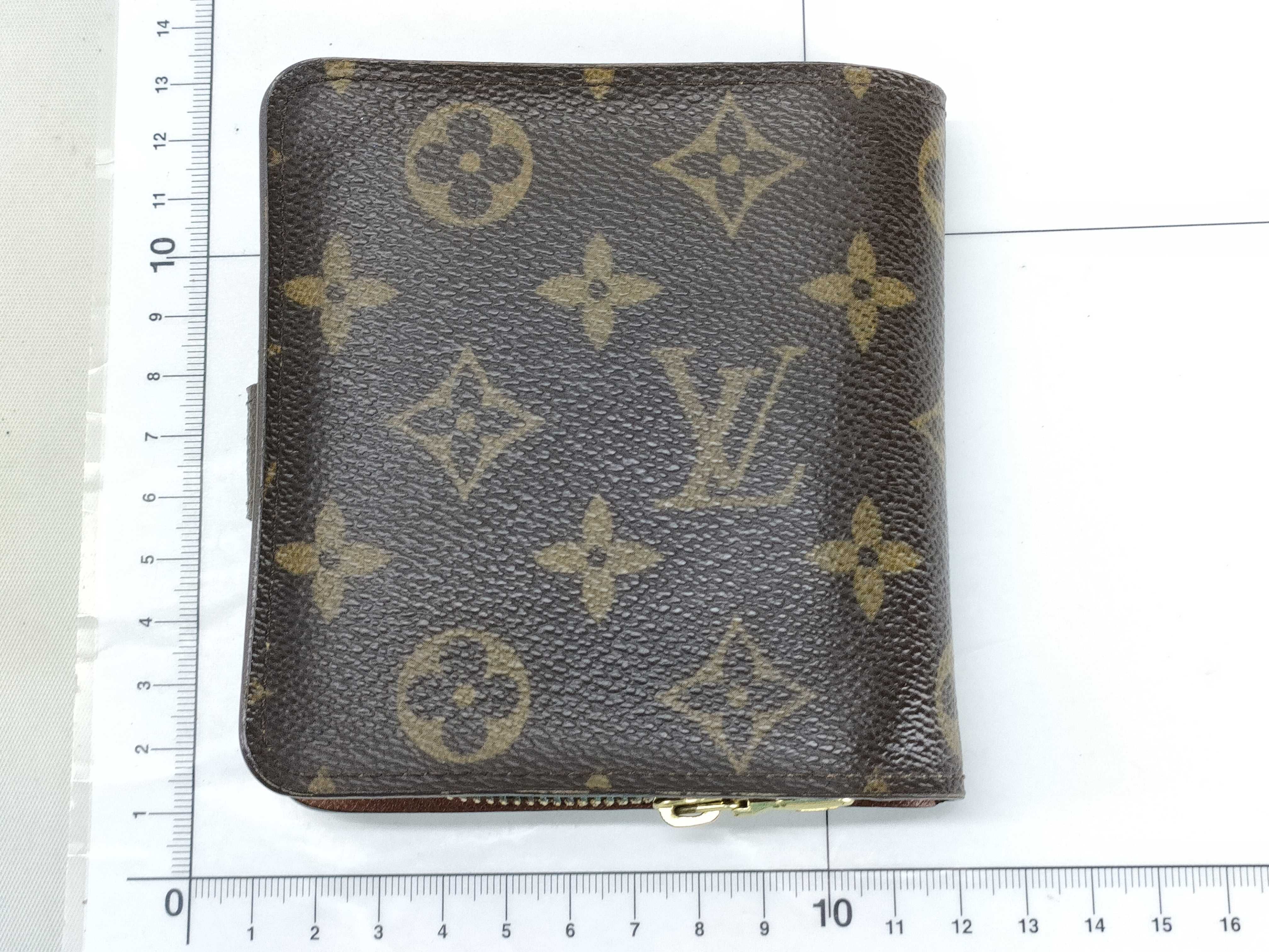 Monogram Louis Vuitton Monogram Compact Zip Bi-fold Wallet M61667 CT0045 Wallet — view 2