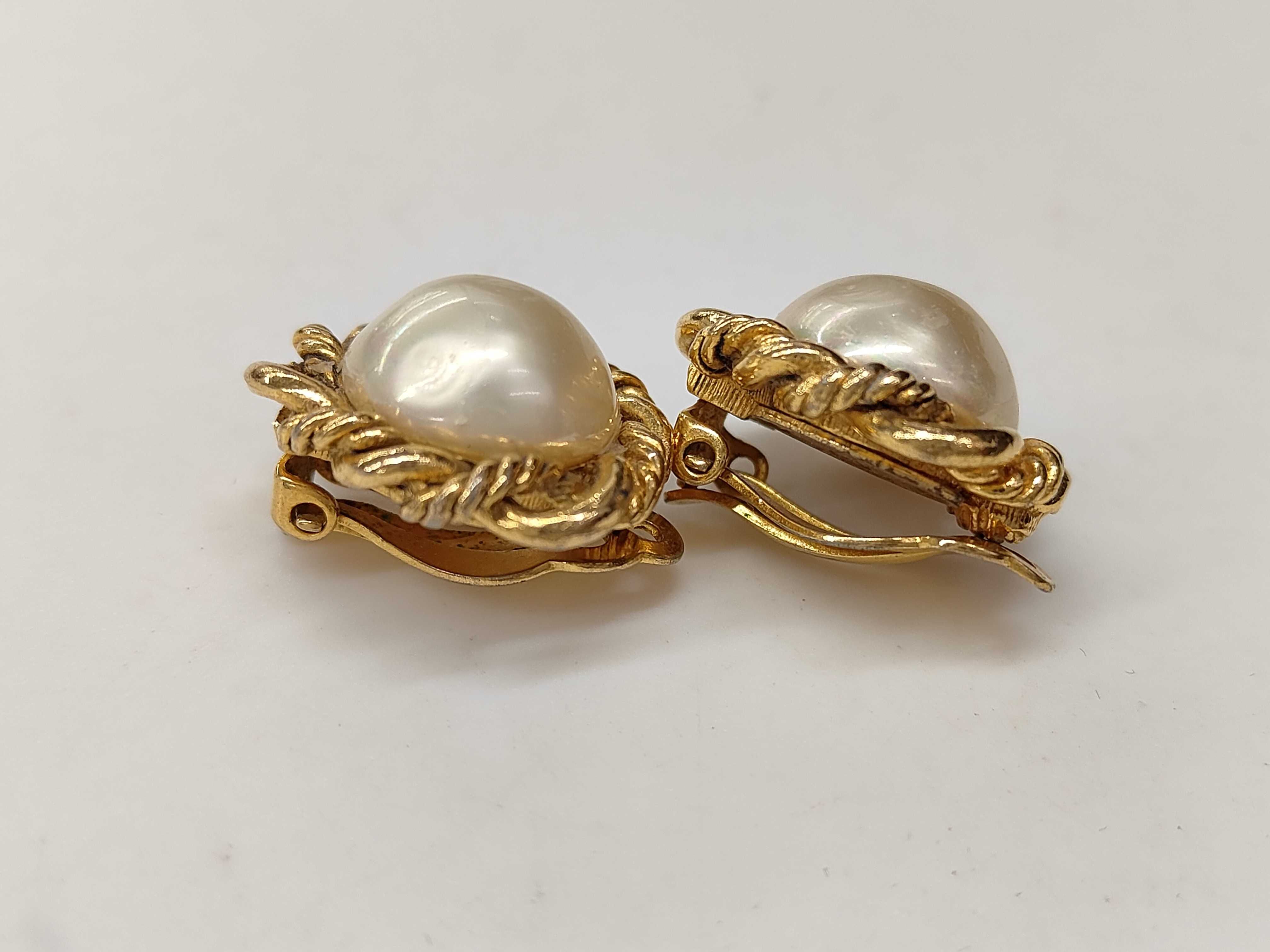 earrings — view 3