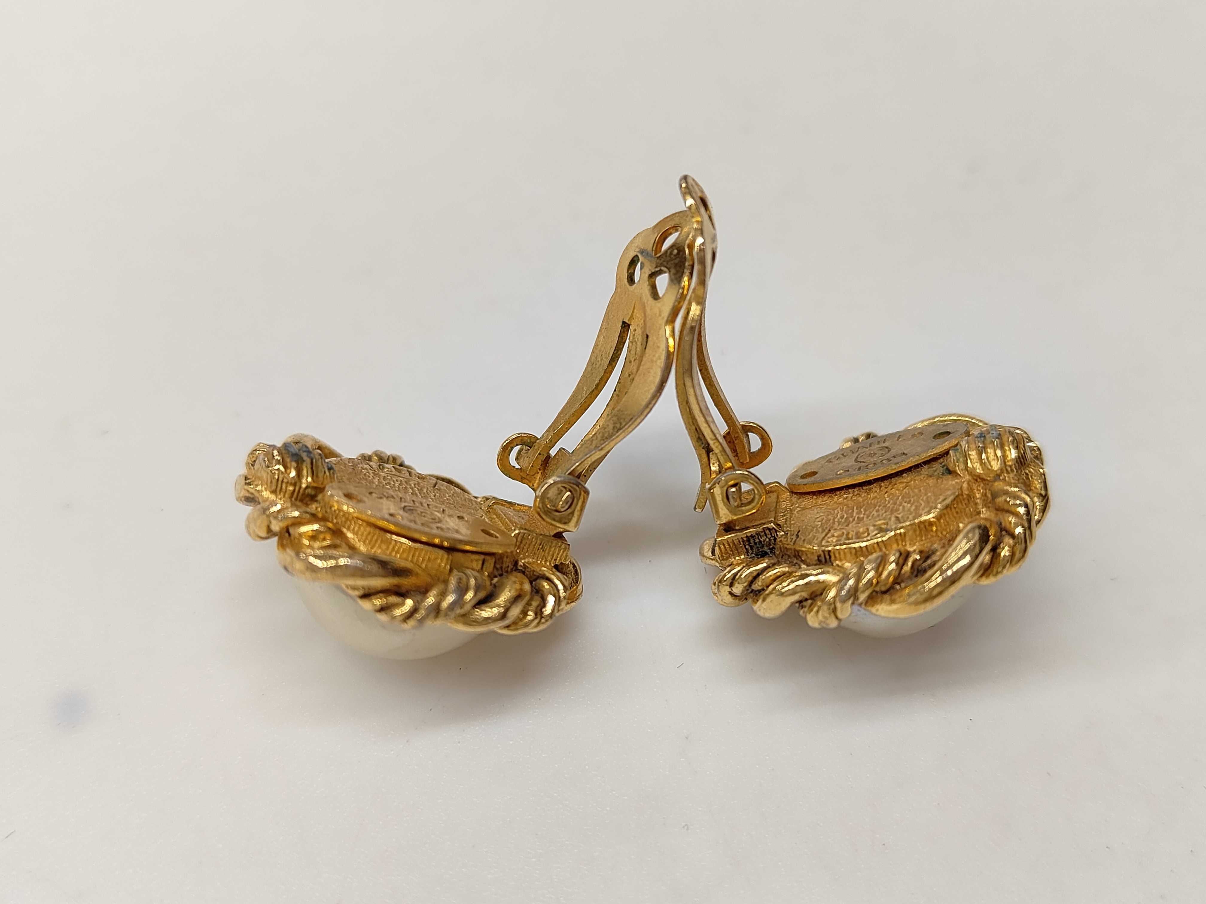 earrings — view 4
