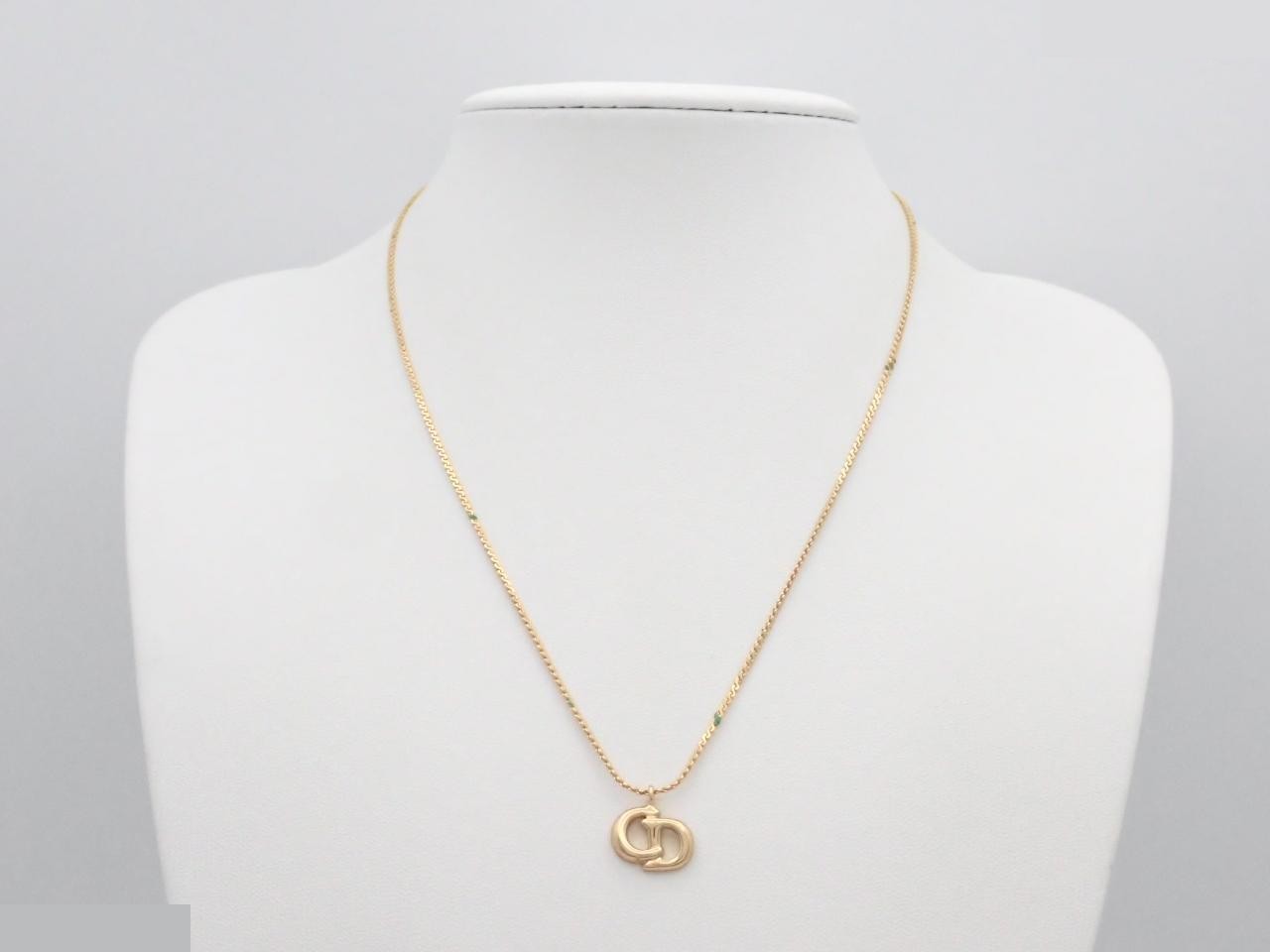 Other lines: Precious metals, necklaces, pendants — view 3