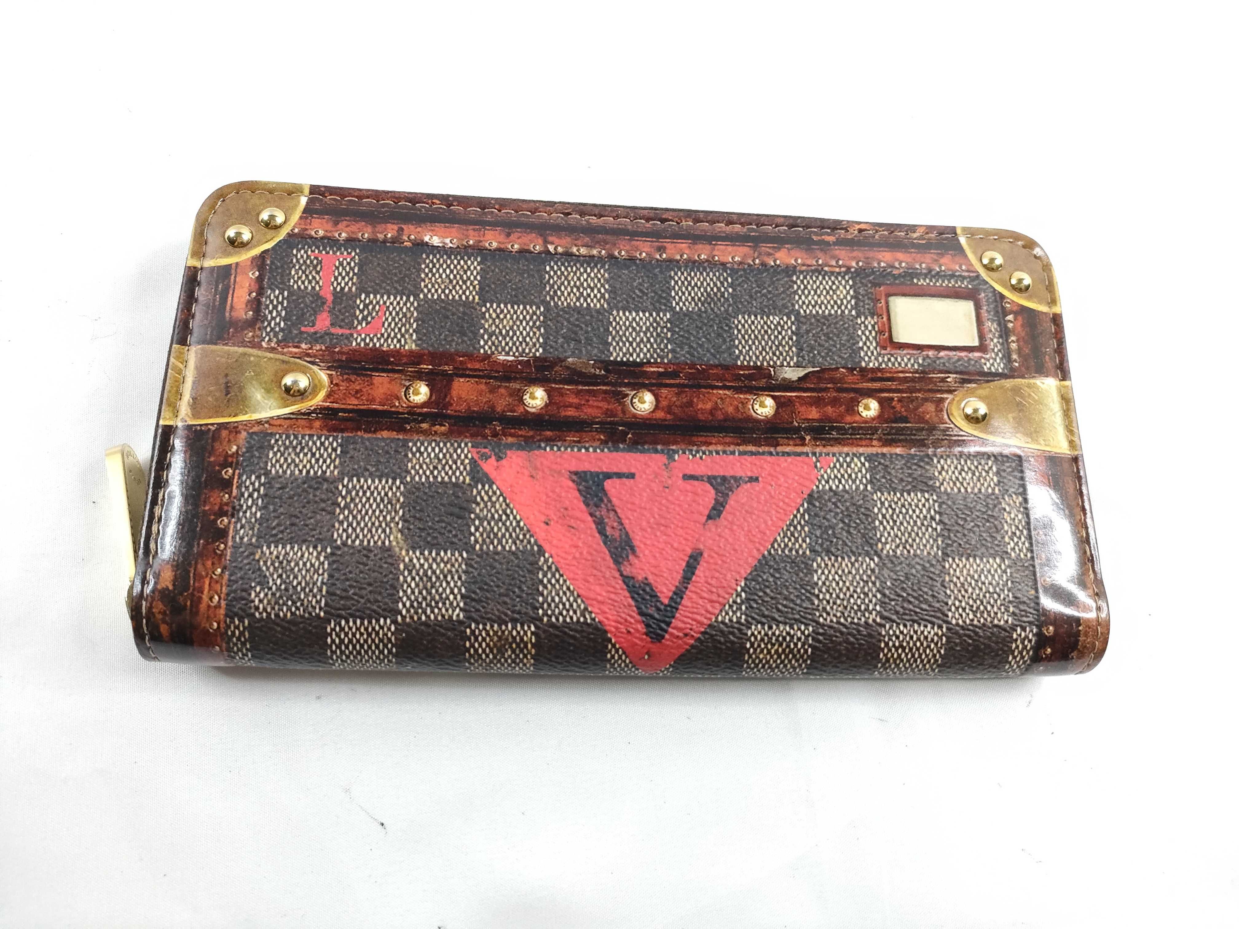 Damier Louis Vuitton LV Transformed Damier Zippy Wallet M63490 Wallet