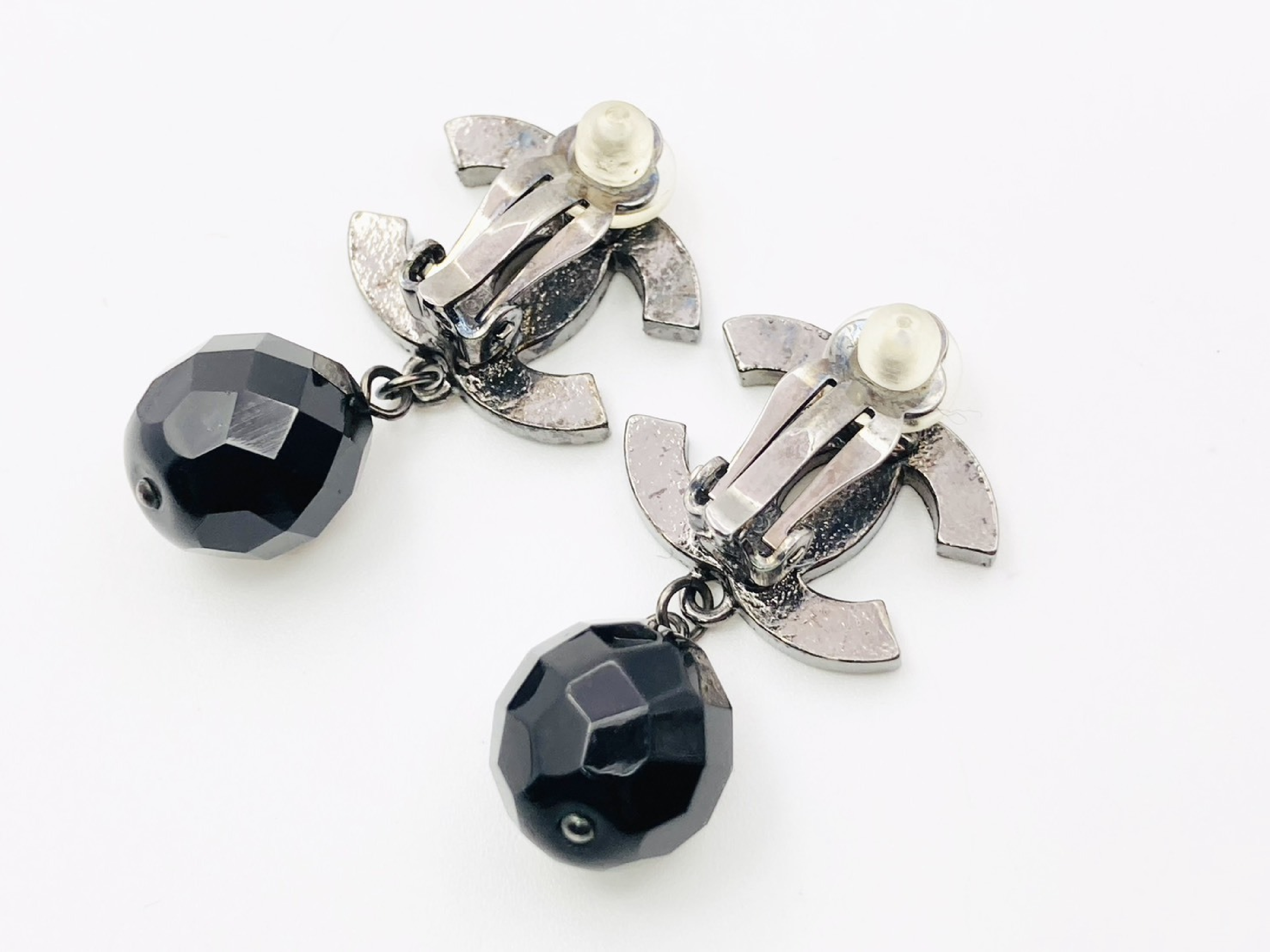 Coco Mark Color Stone Bead Swing Earrings 09P Silver x Black Earrings — view 2