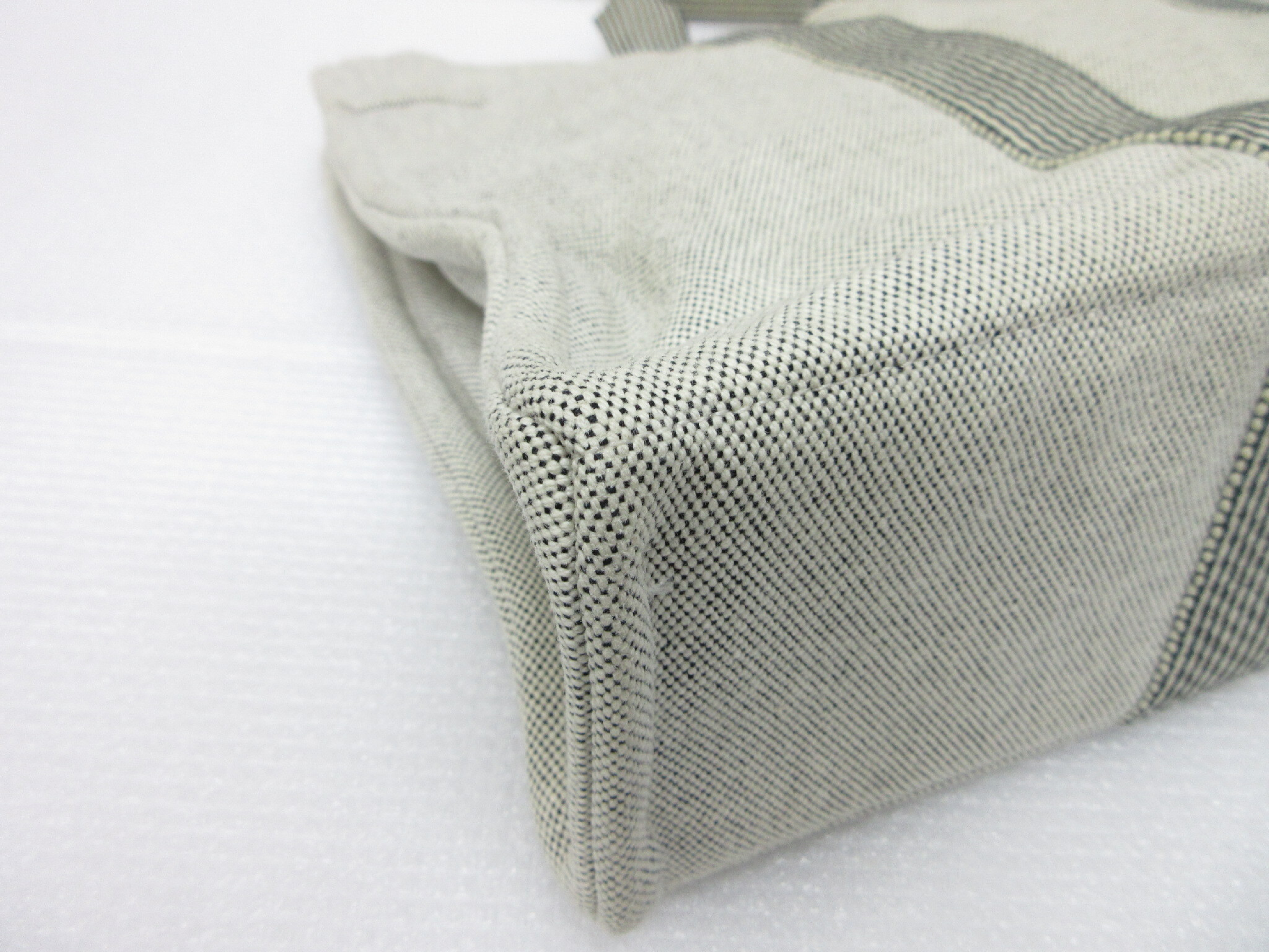 New Fourre-Tout MM Hand Tote Bag, Canvas, Gray — view 4