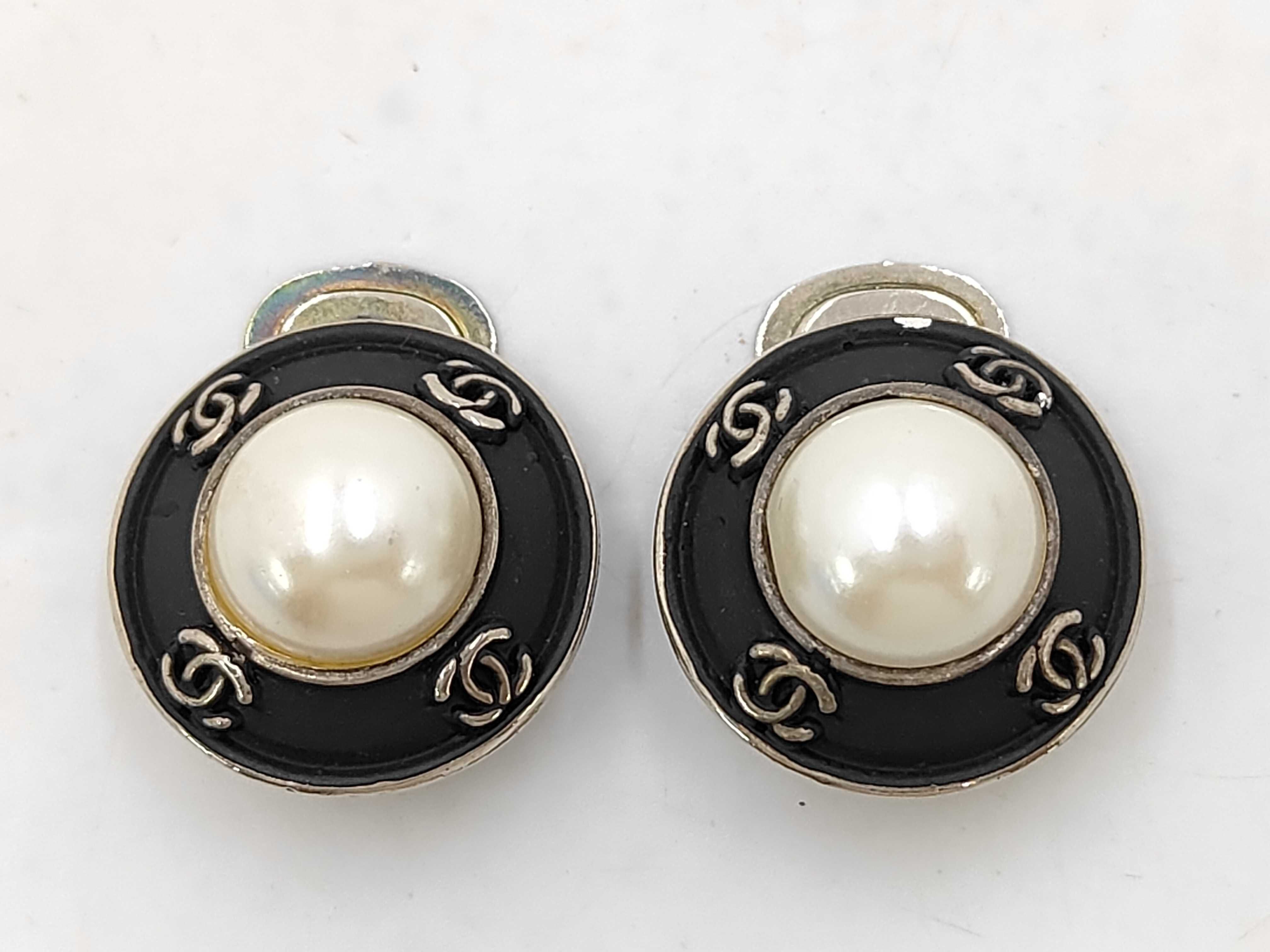 pearl earrings