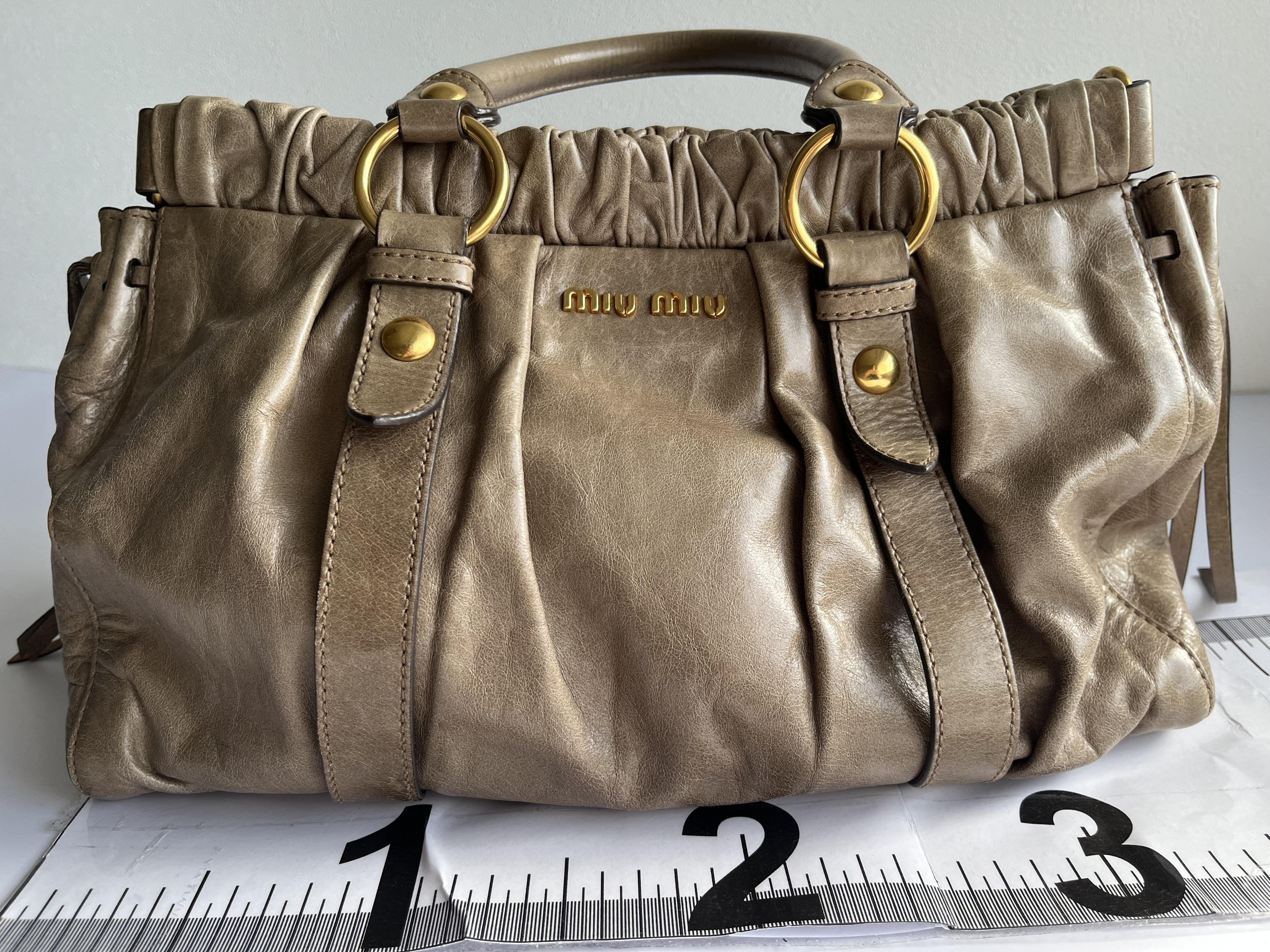Vitello Luxe Greige 2-way Handbag with Shoulder Strap (Shoulder Bag) — view 2