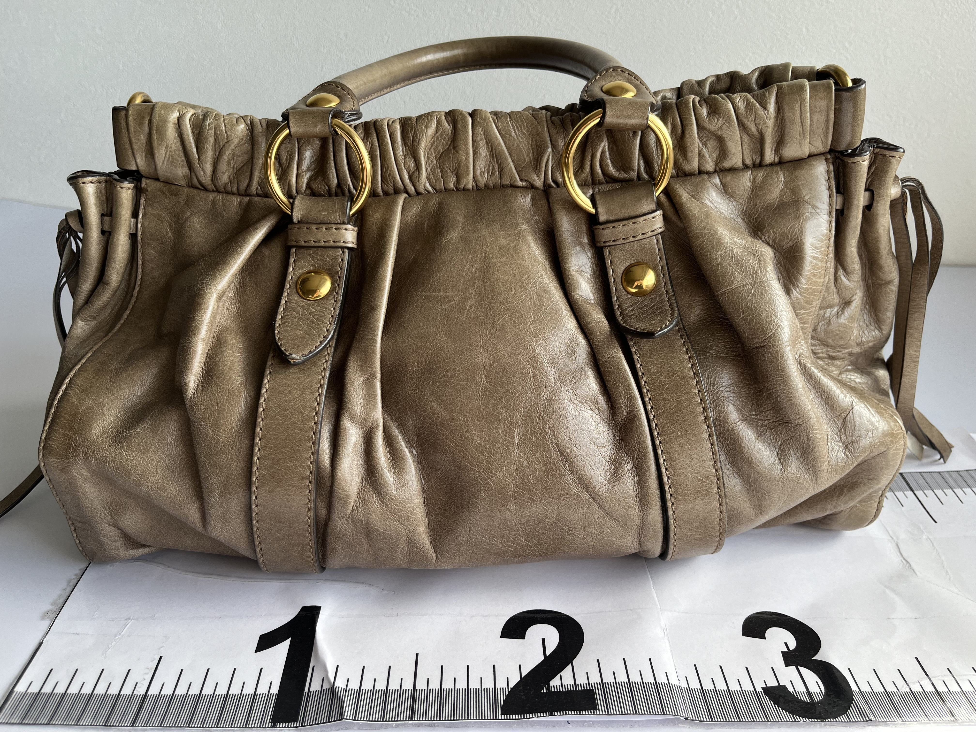 Vitello Luxe Greige 2-way Handbag with Shoulder Strap (Shoulder Bag) — view 3