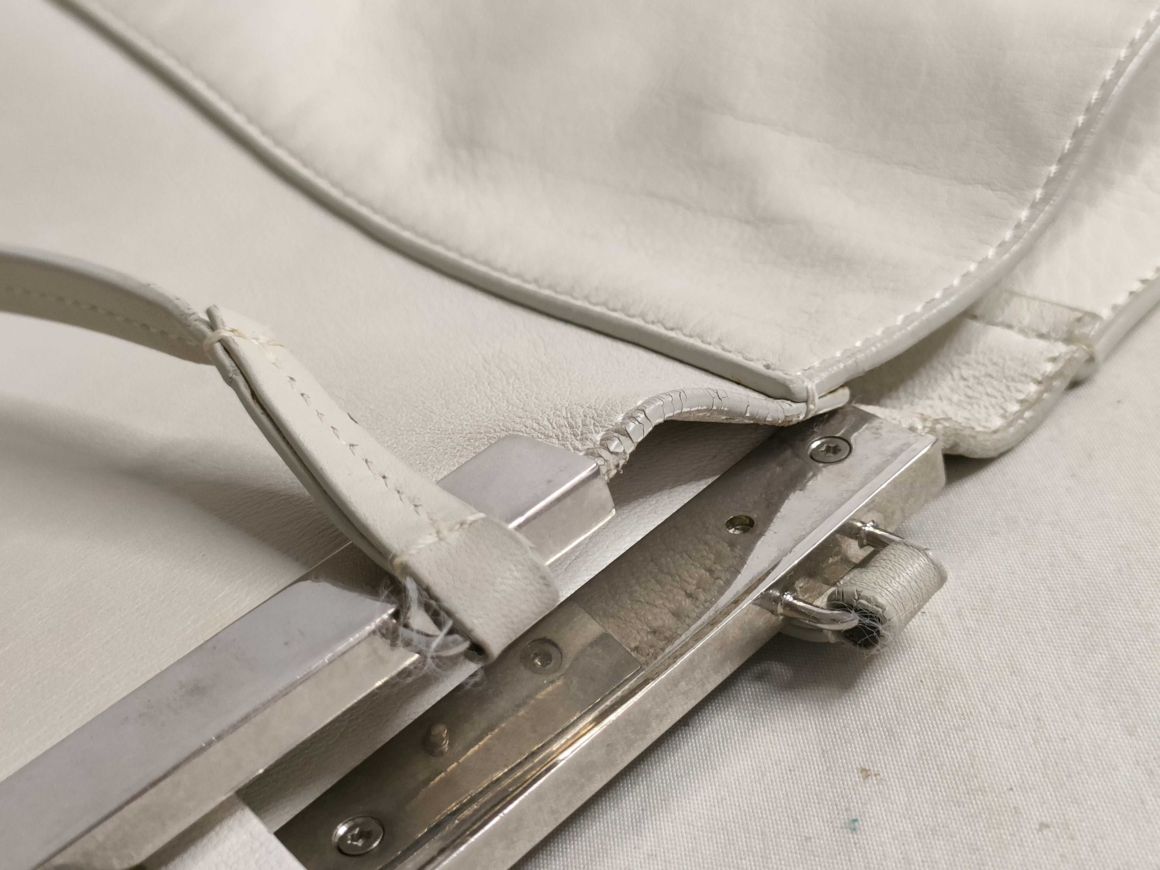 Cabas Clasp Leather Tote Bag White Tote Bag — view 13