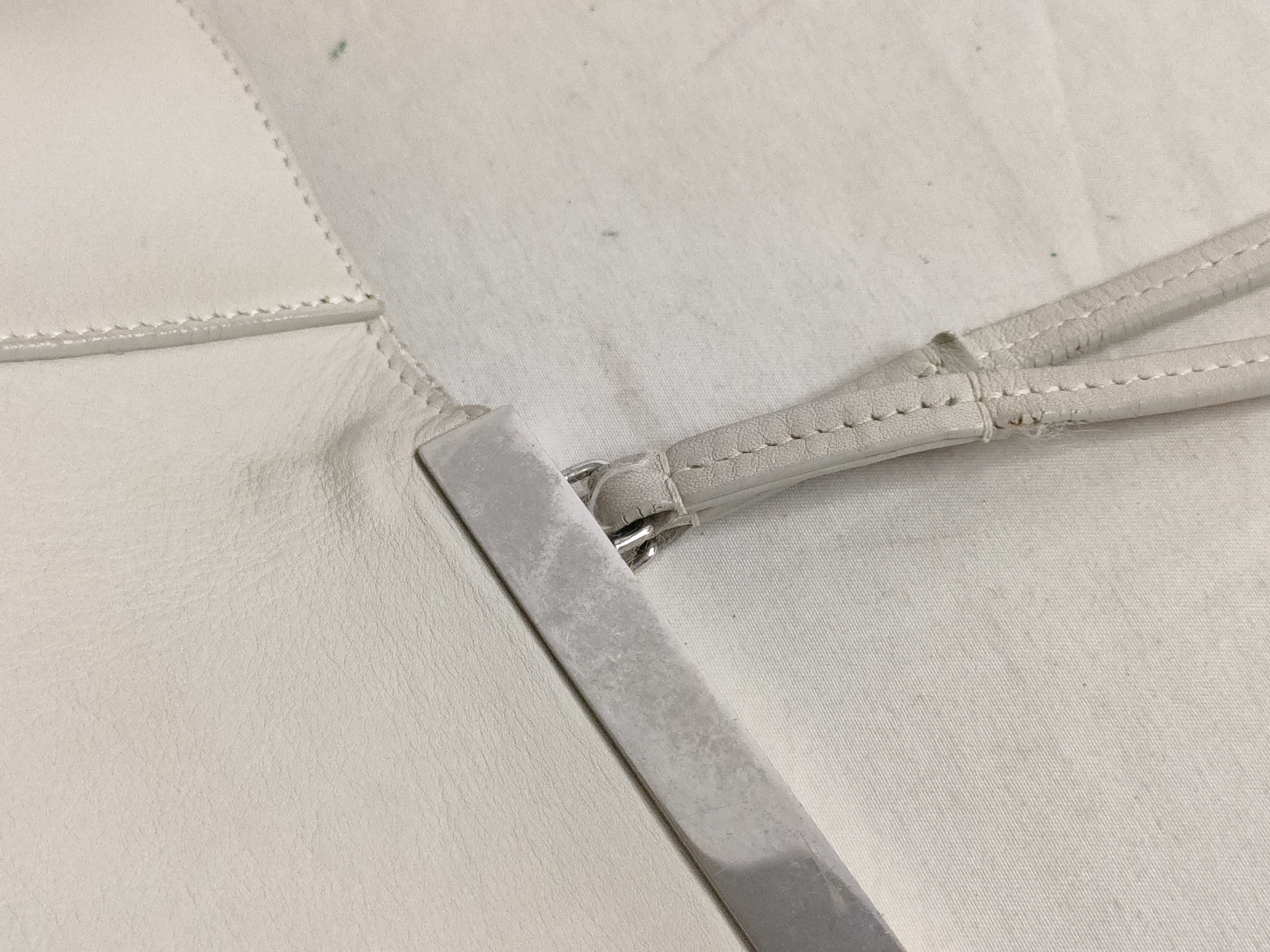 Cabas Clasp Leather Tote Bag White Tote Bag — view 5