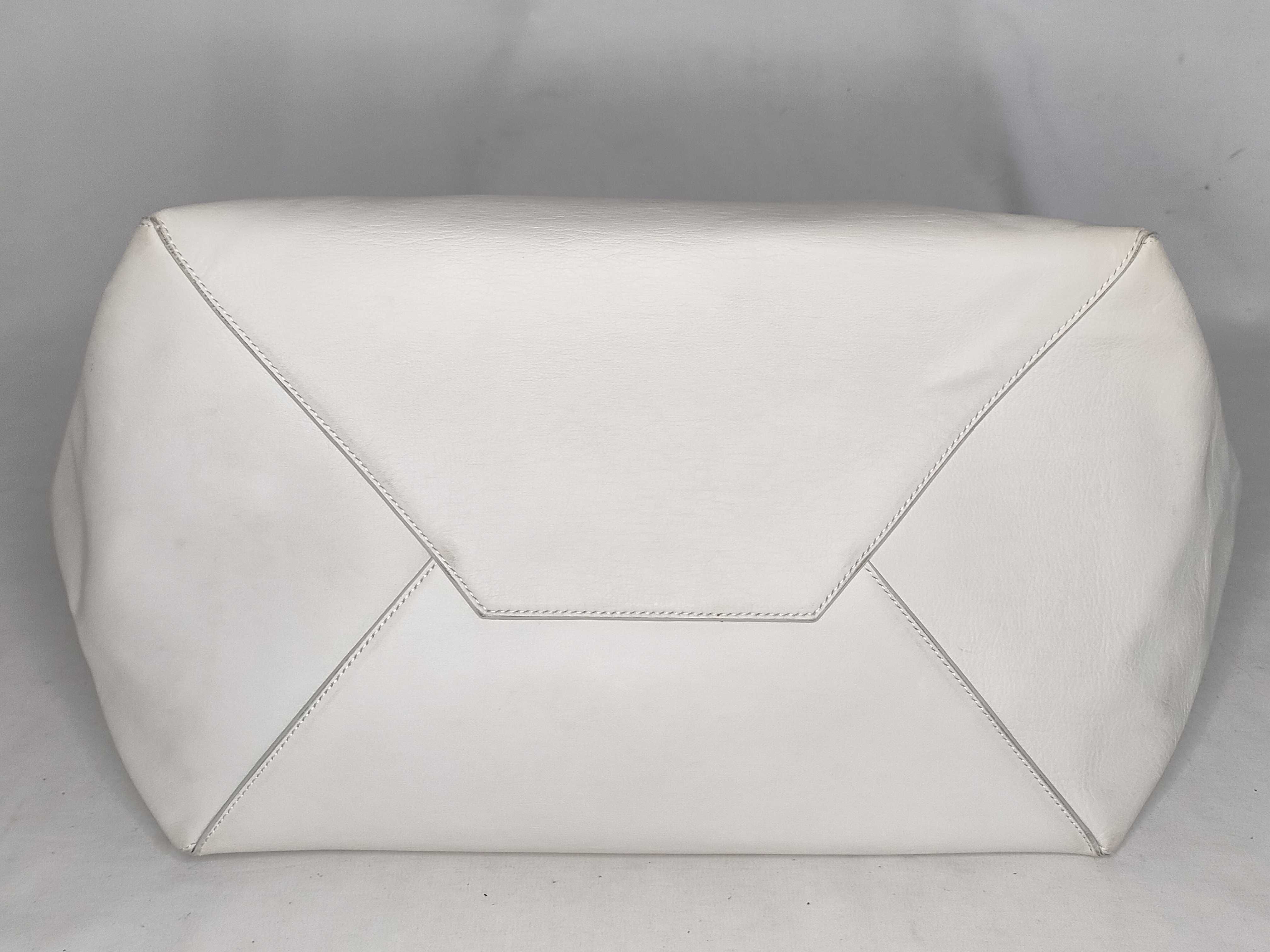 Cabas Clasp Leather Tote Bag White Tote Bag — view 7