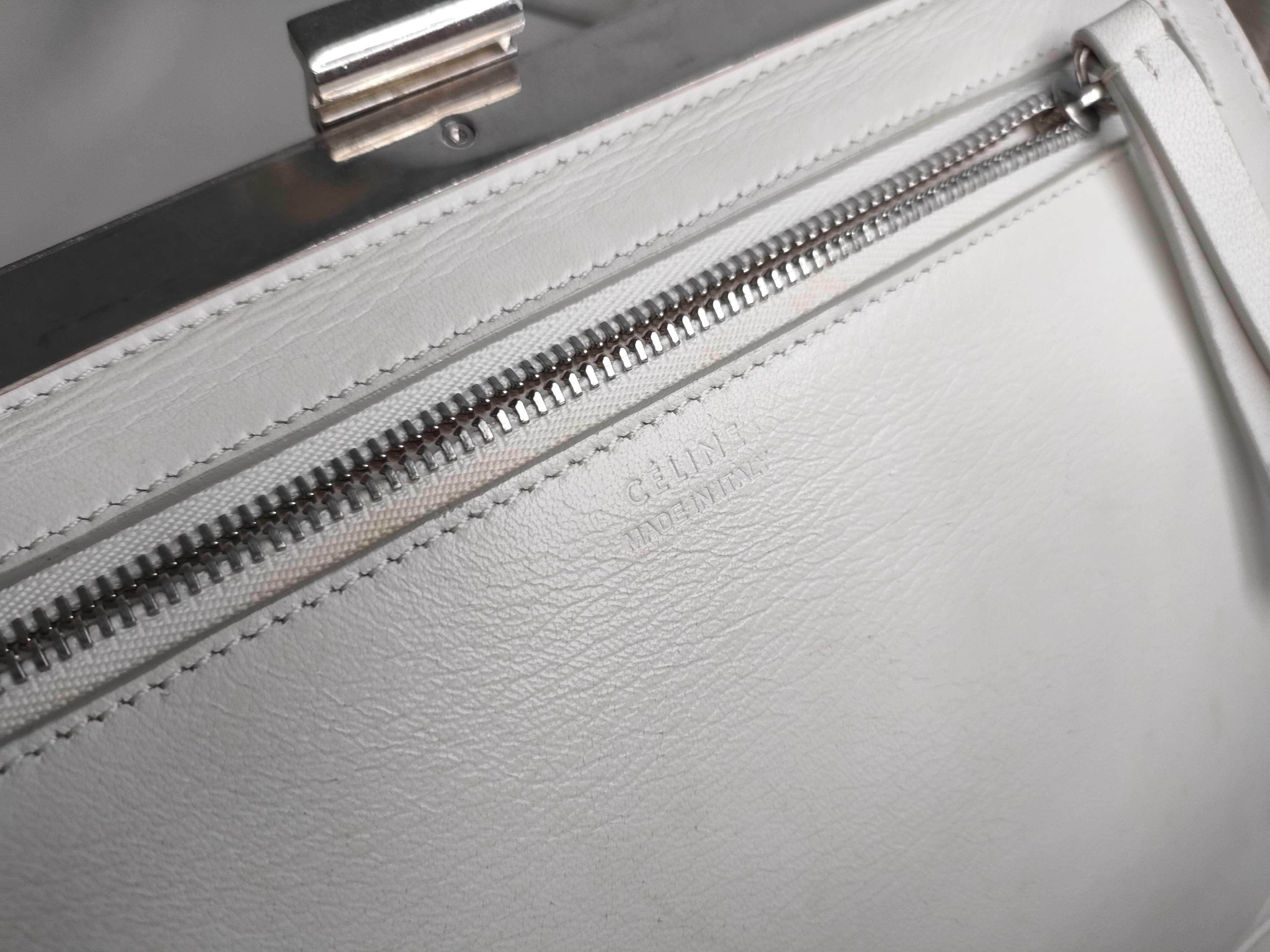 Cabas Clasp Leather Tote Bag White Tote Bag — view 10
