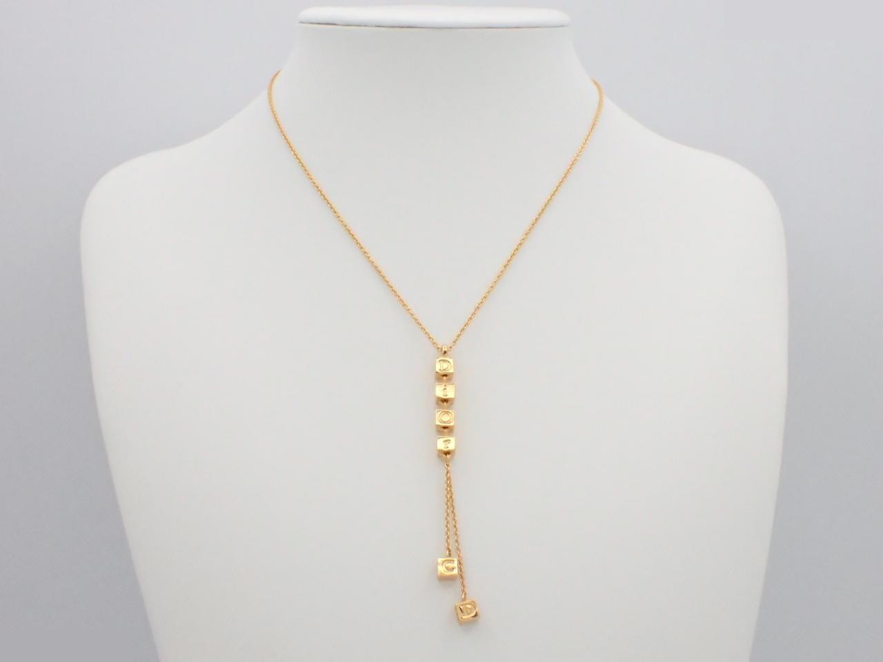 Precious metal necklaces and pendants, rhinestone gold necklaces, dice — view 3