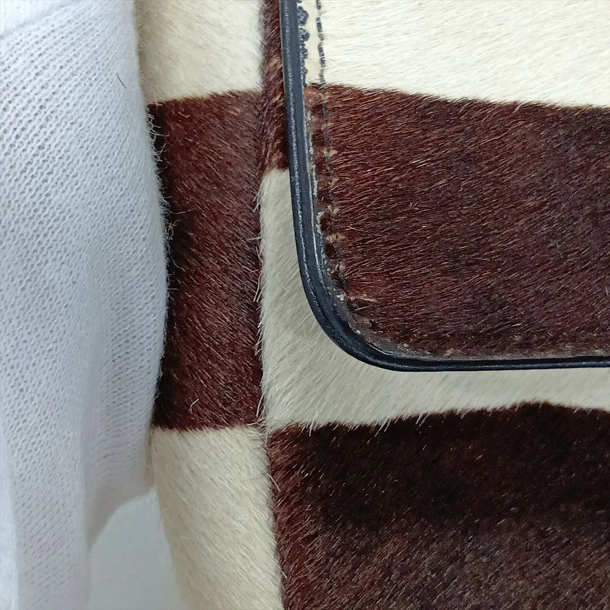 Calf Hair x Leather Chain Shoulder Bag Brown x White — view 9