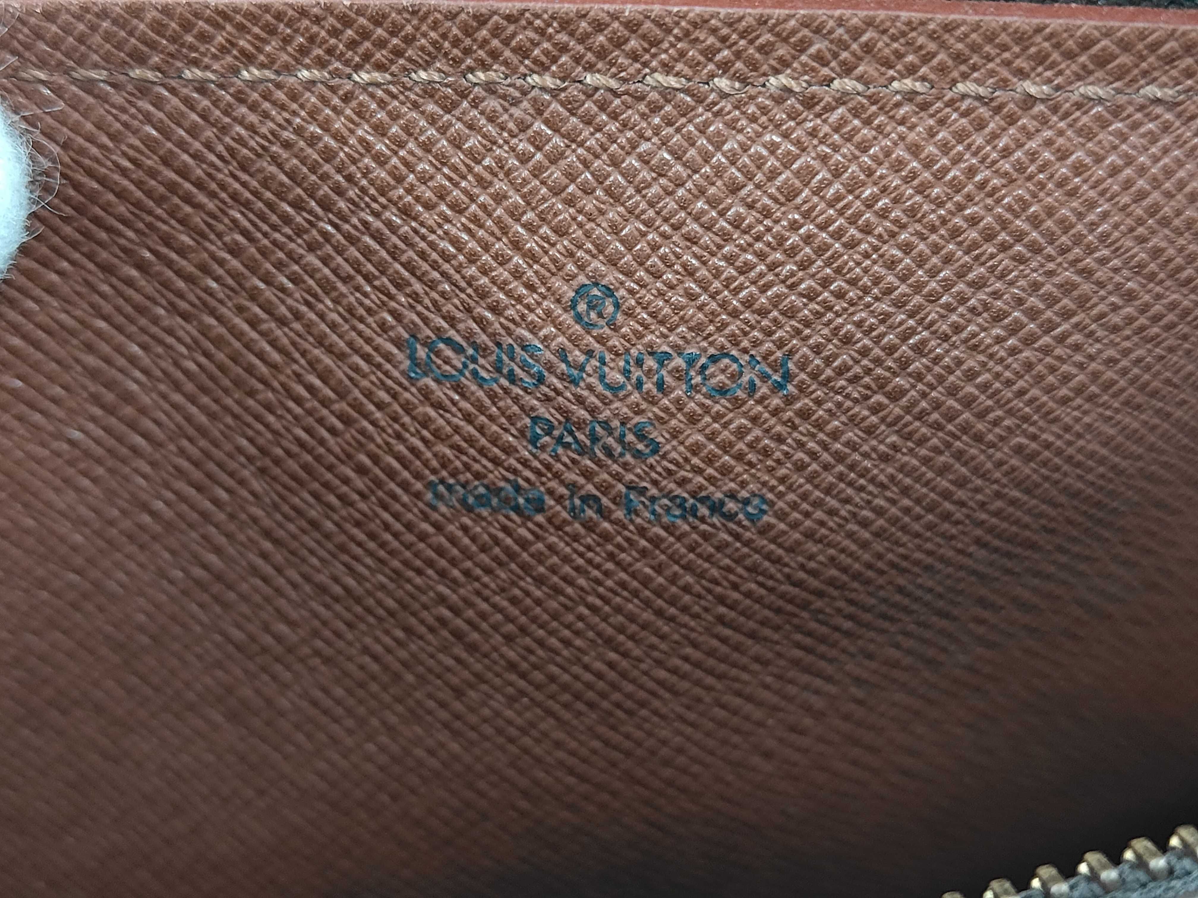 LV Papillon 26 M51366 Monogram Handbag with Pouch — view 7